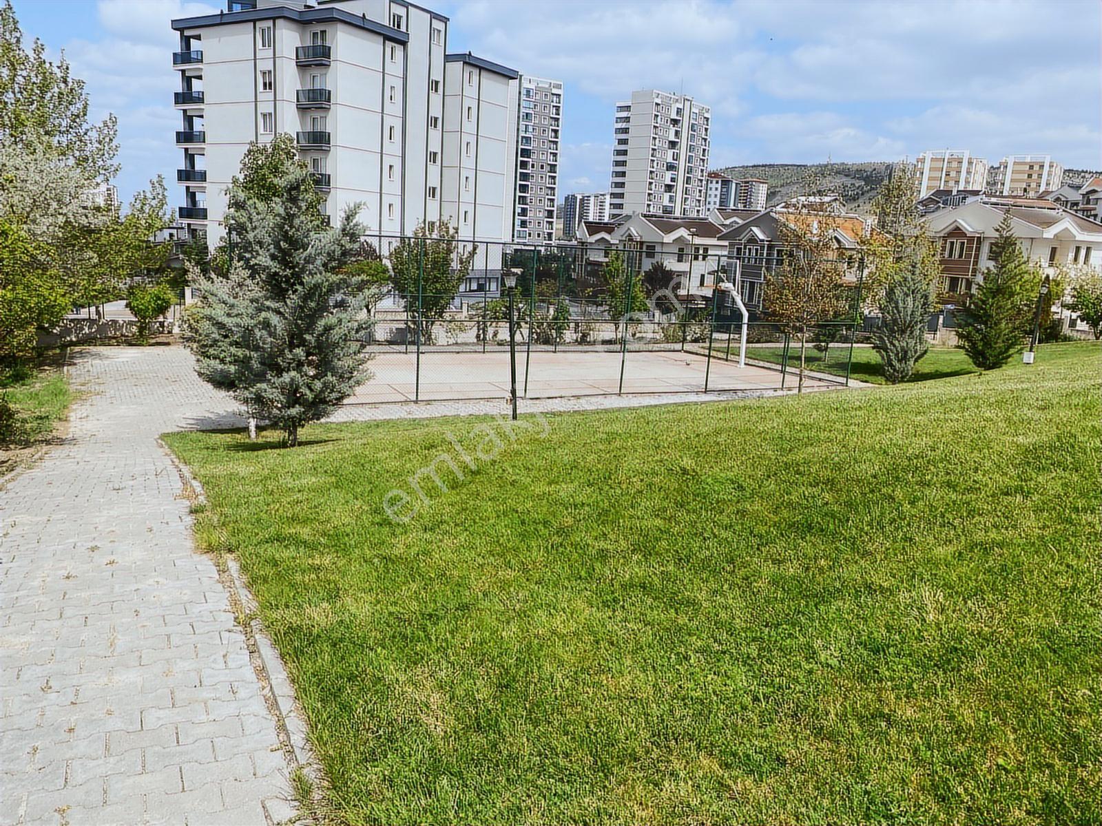 Bağlıca Mermeroğlu Cd. Site İçi Kiralık Geniş 4+1 Kombili Daire - Görsel 11