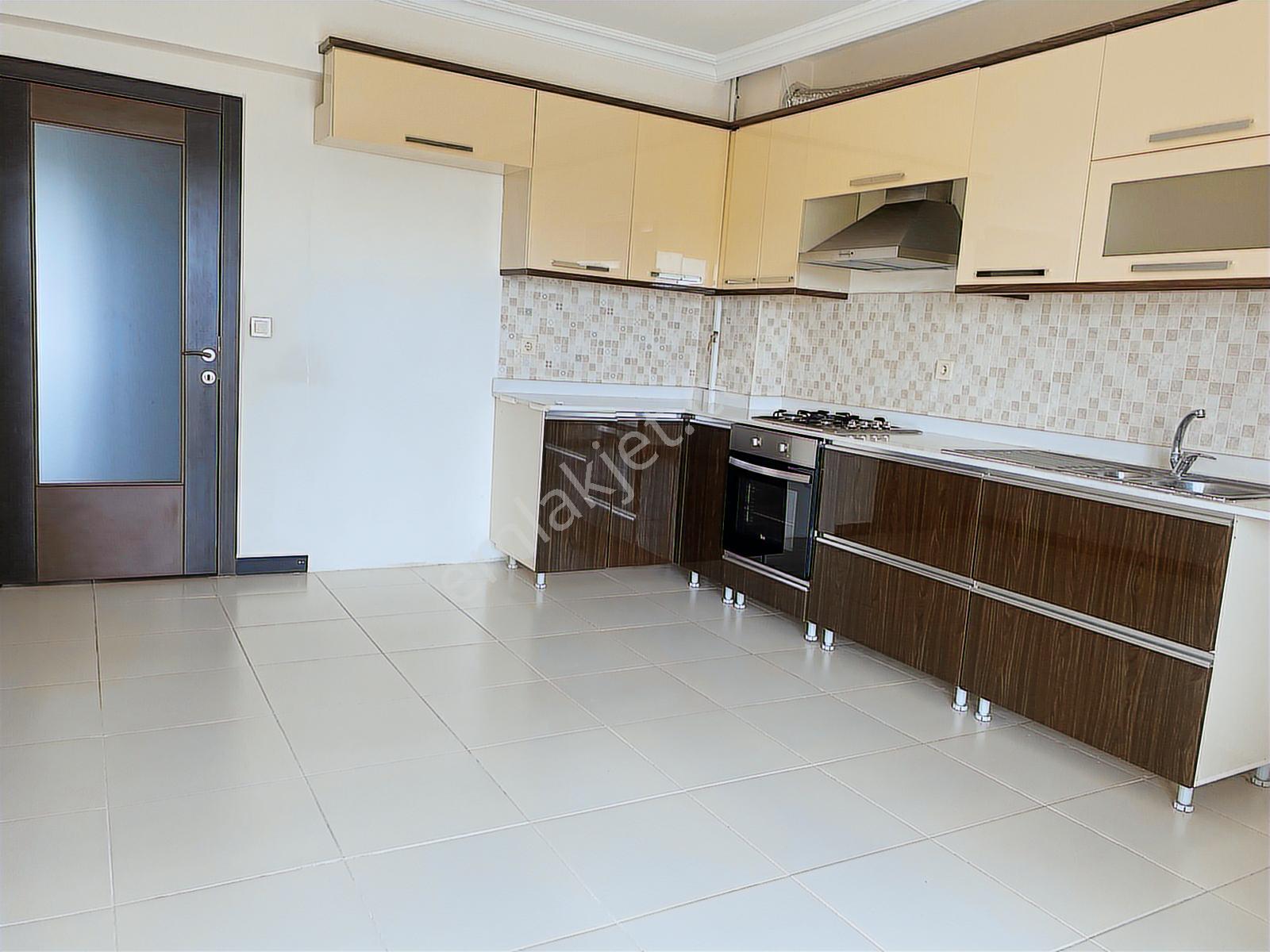 Bağlıca Mermeroğlu Cd. Site İçi Kiralık Geniş 4+1 Kombili Daire - Görsel 15