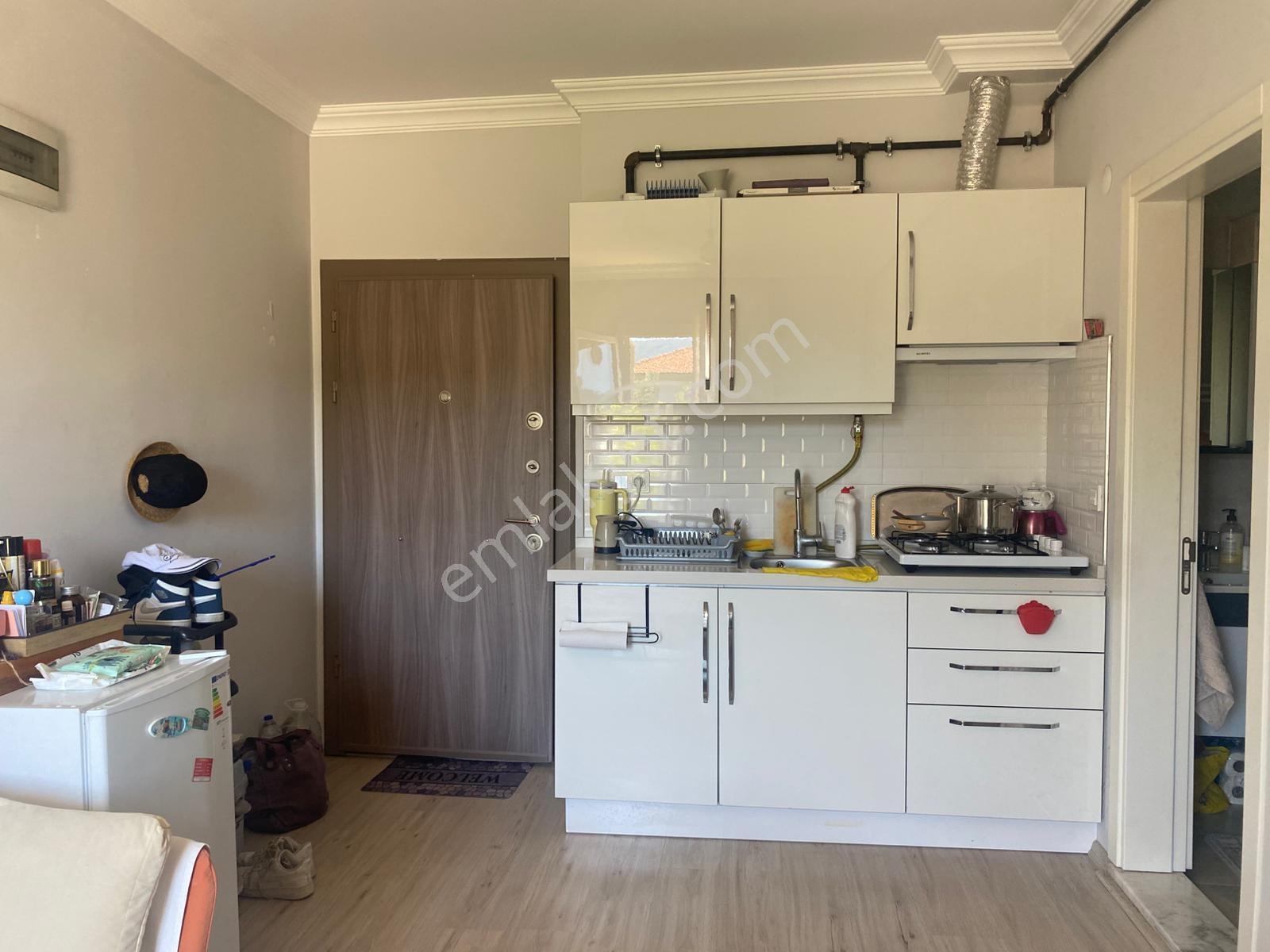 Market Ve Ulaşıma Yakın Eşyalı Kiralık 1+1 Daire - Görsel 4