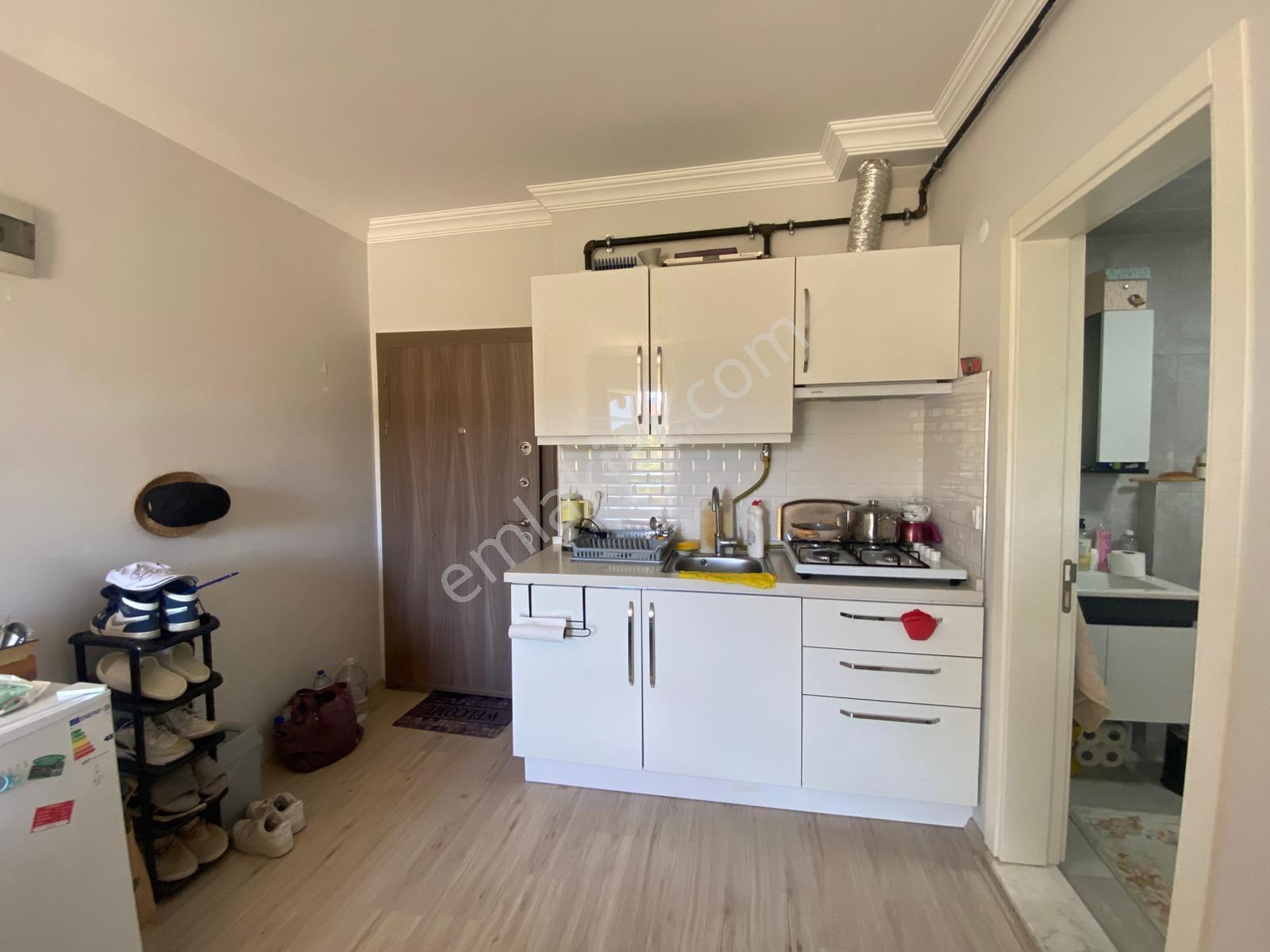 Market Ve Ulaşıma Yakın Eşyalı Kiralık 1+1 Daire - Görsel 15