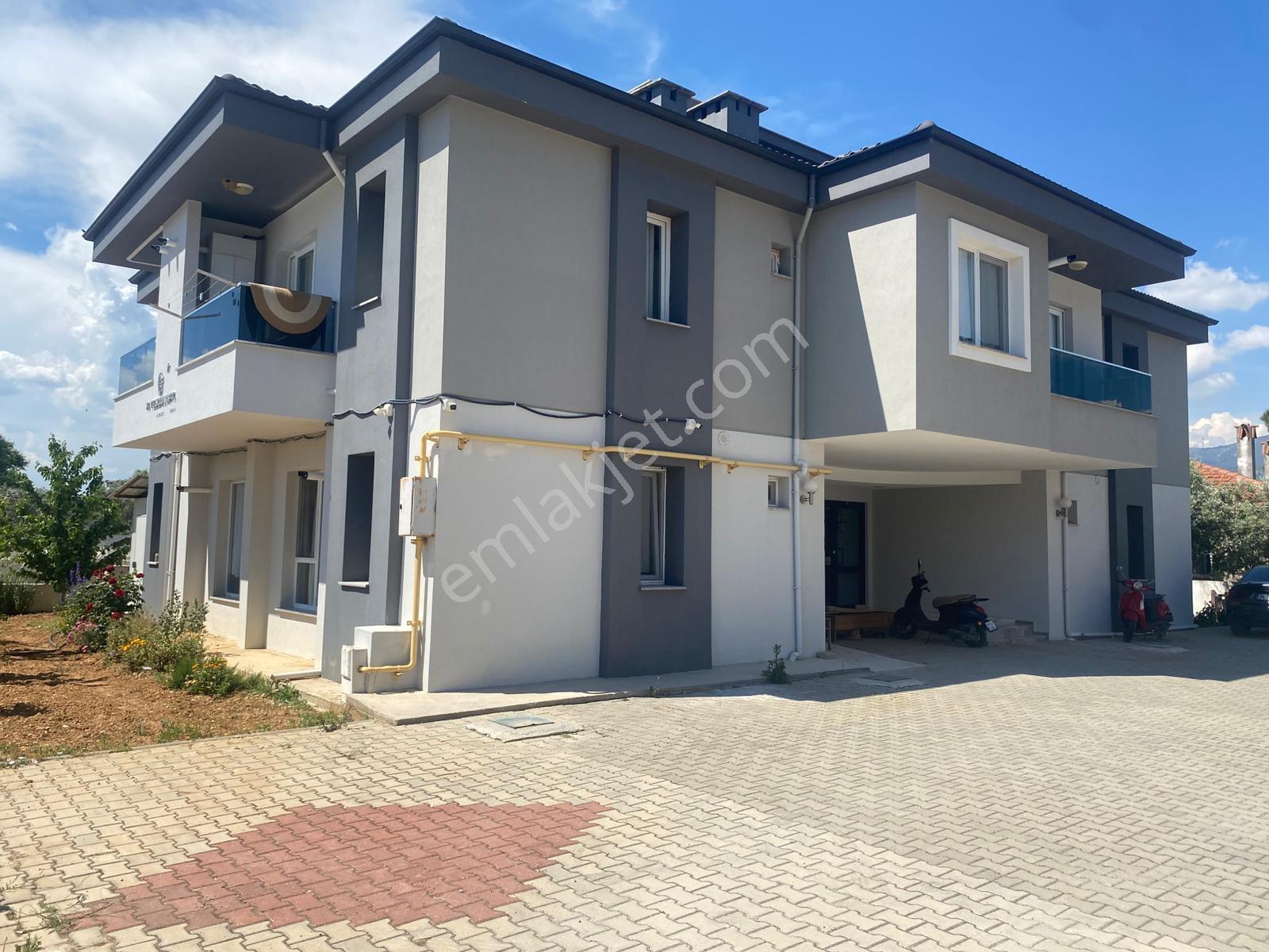 Market Ve Ulaşıma Yakın Eşyalı Kiralık 1+1 Daire - Görsel 33