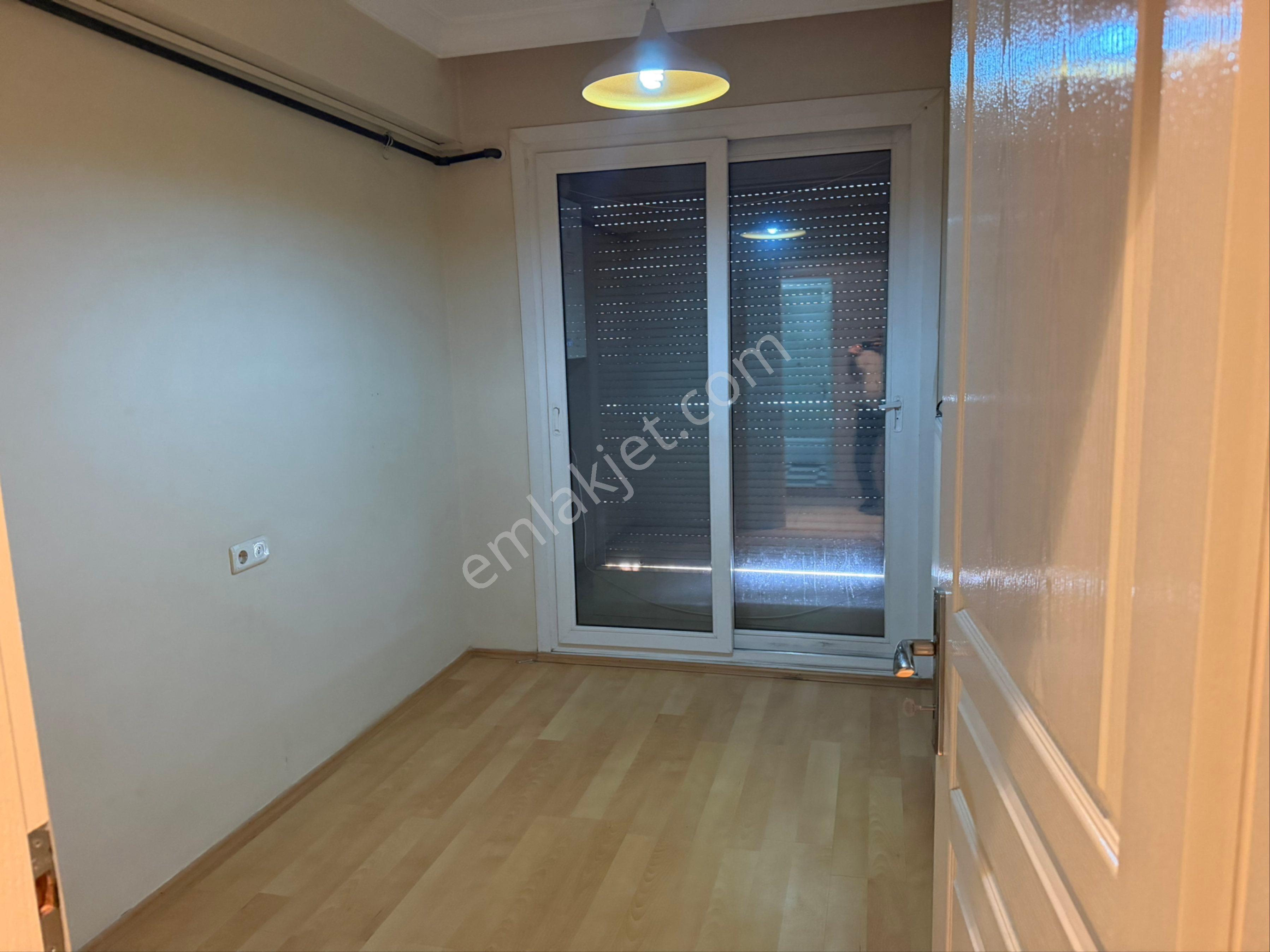 Karşıyaka Yalı Mahallesinde Kiralık 2+1 Lüx Köşe Daire - Görsel 16