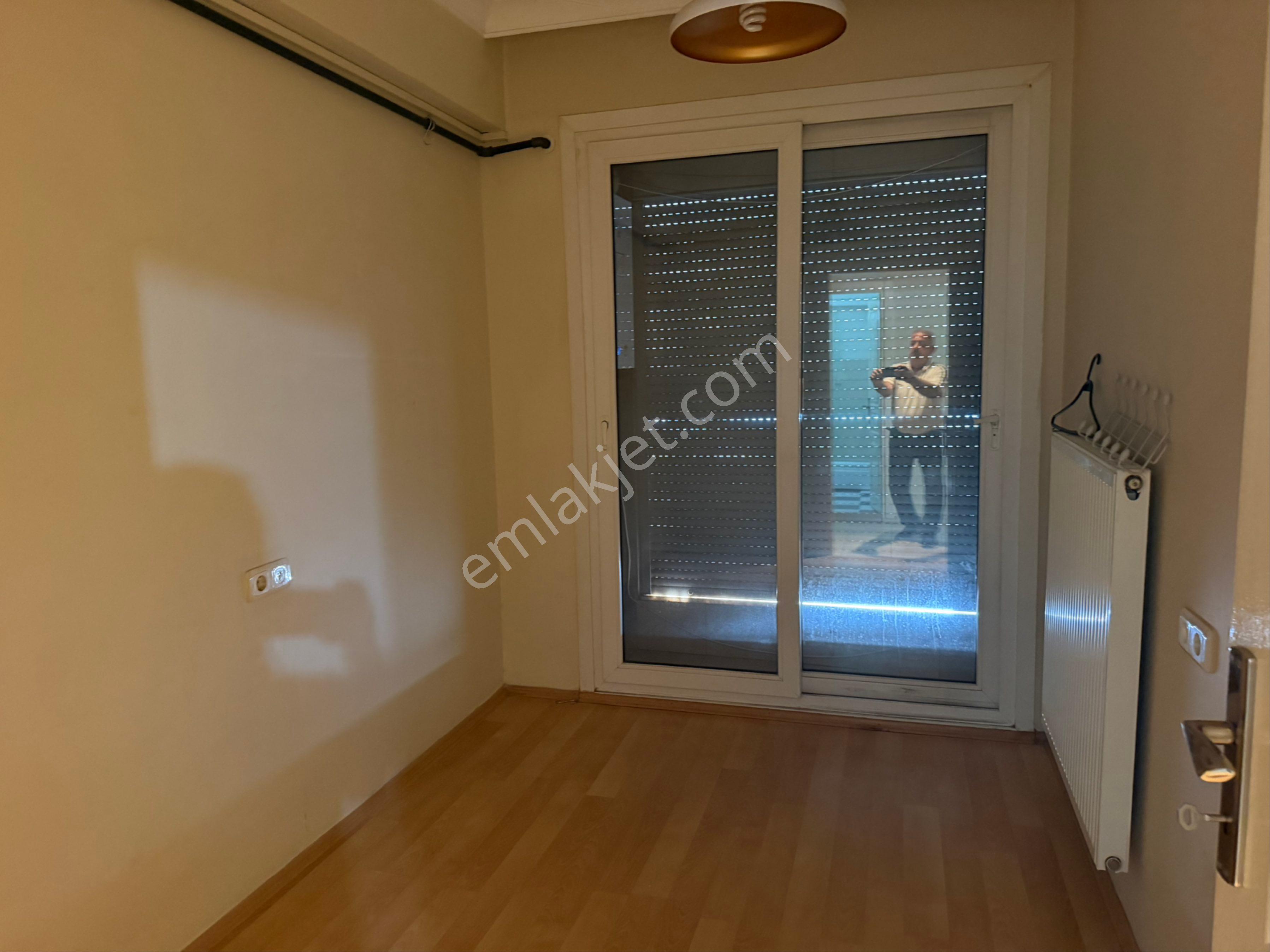 Karşıyaka Yalı Mahallesinde Kiralık 2+1 Lüx Köşe Daire - Görsel 28