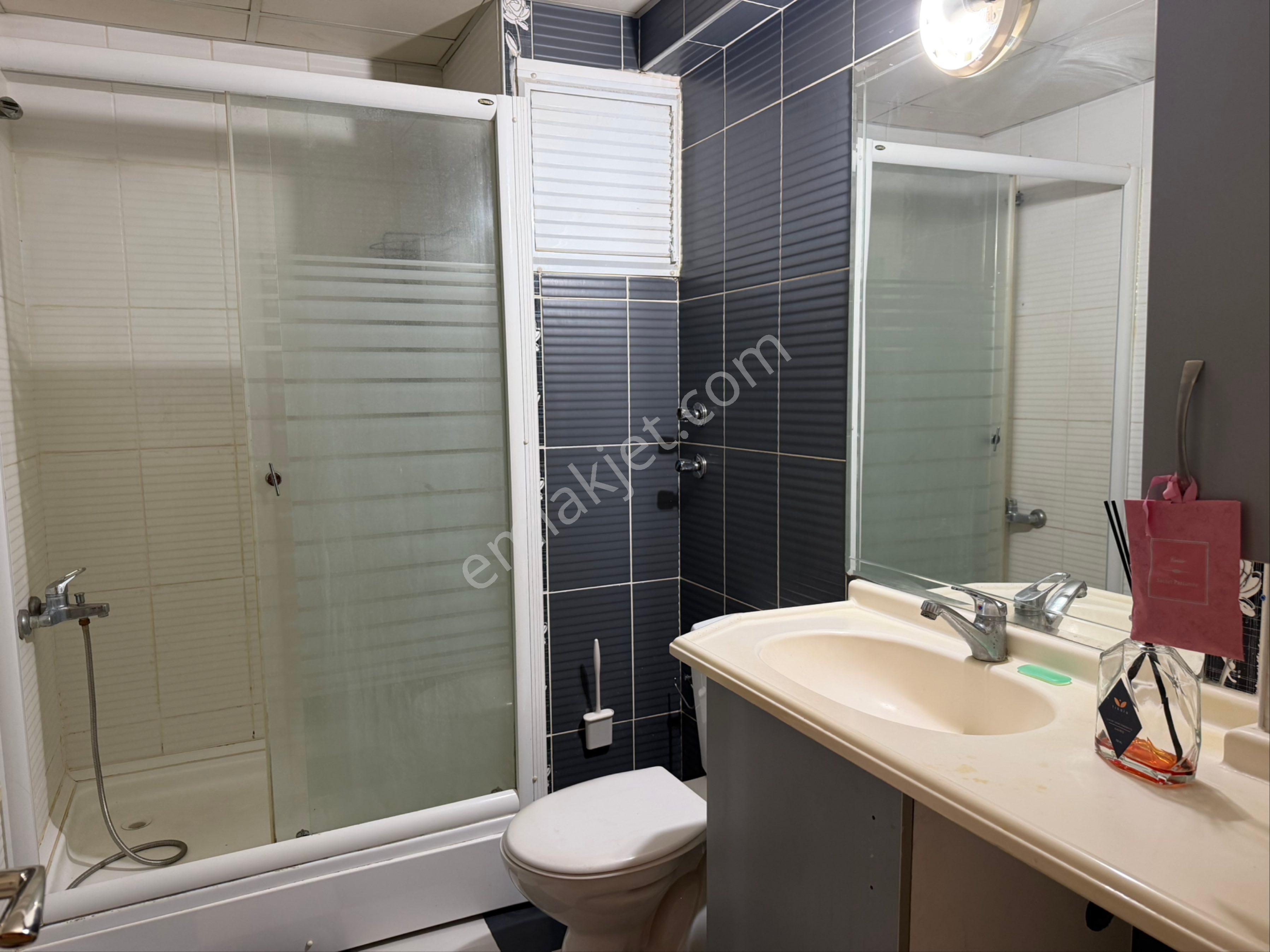 Karşıyaka Yalı Mahallesinde Kiralık 2+1 Lüx Köşe Daire - Görsel 31