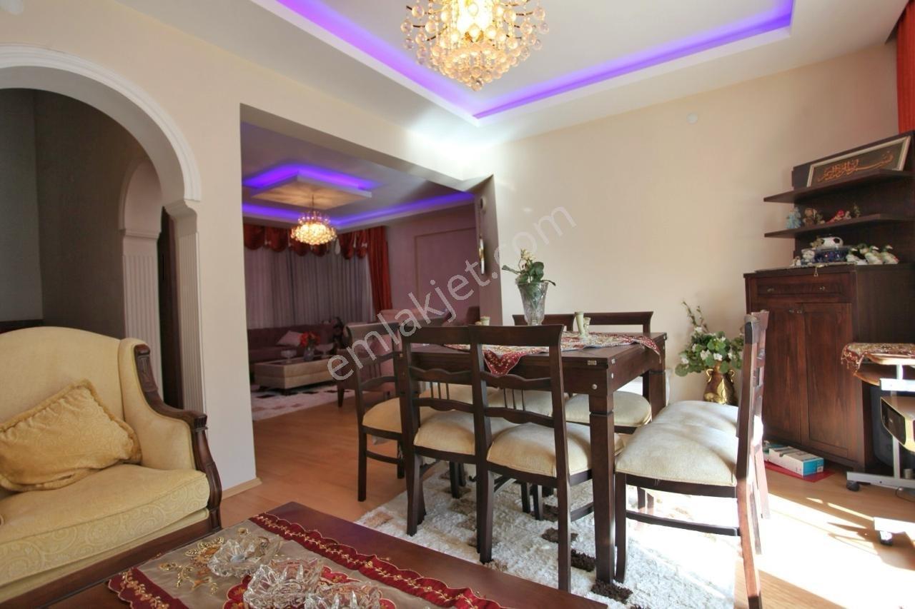 Antalya Lara Güzeloba Da Nezih Sitede Satılık 5+2 Villa - Görsel 6