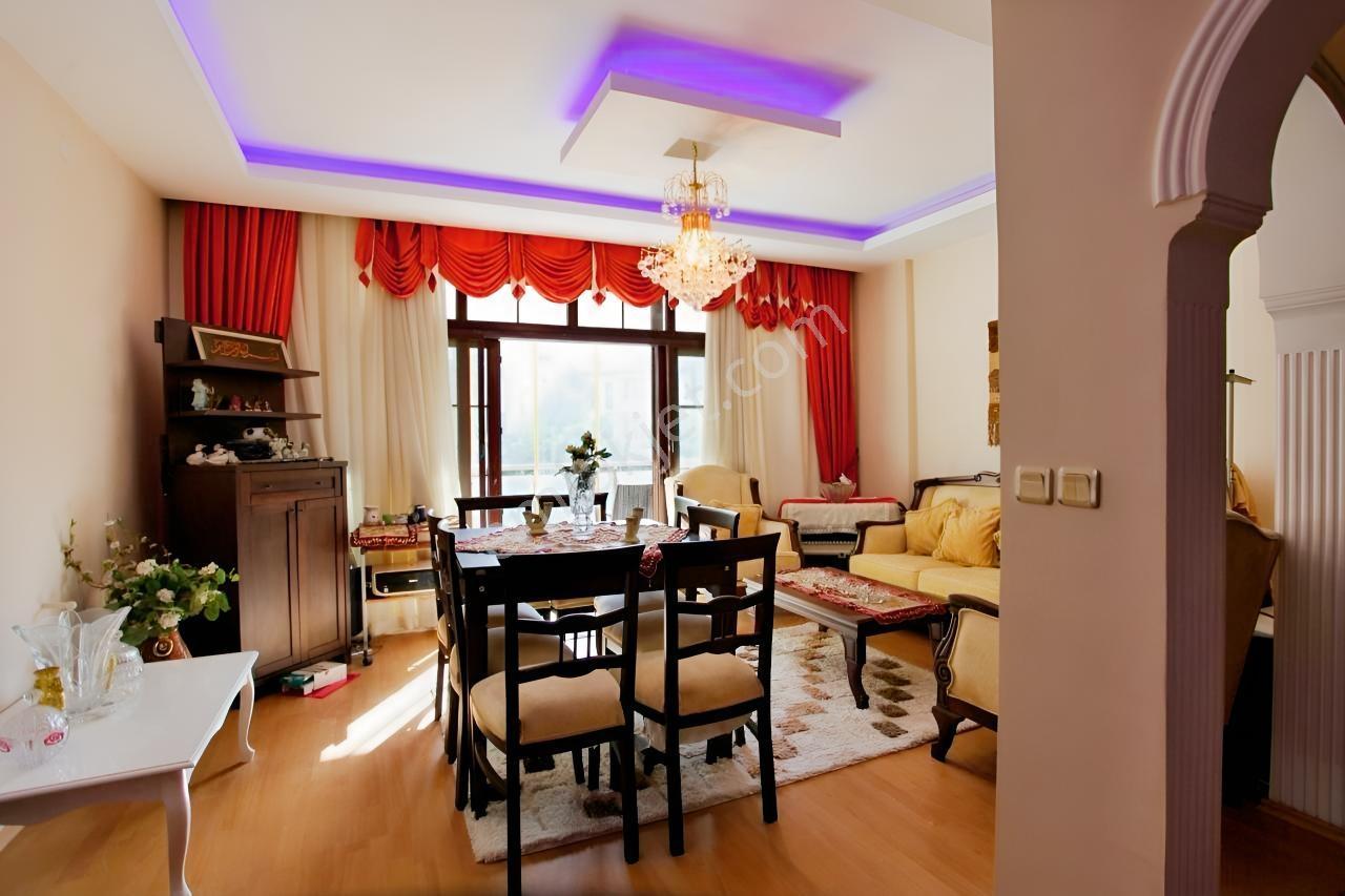 Antalya Lara Güzeloba Da Nezih Sitede Satılık 5+2 Villa - Görsel 8