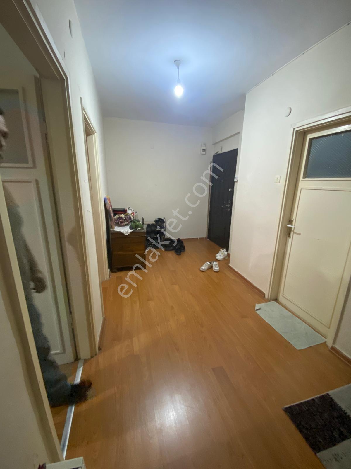 Yenişehir Pirireis Mah Kaloriferli Asansörlü 3+1 - Görsel 12