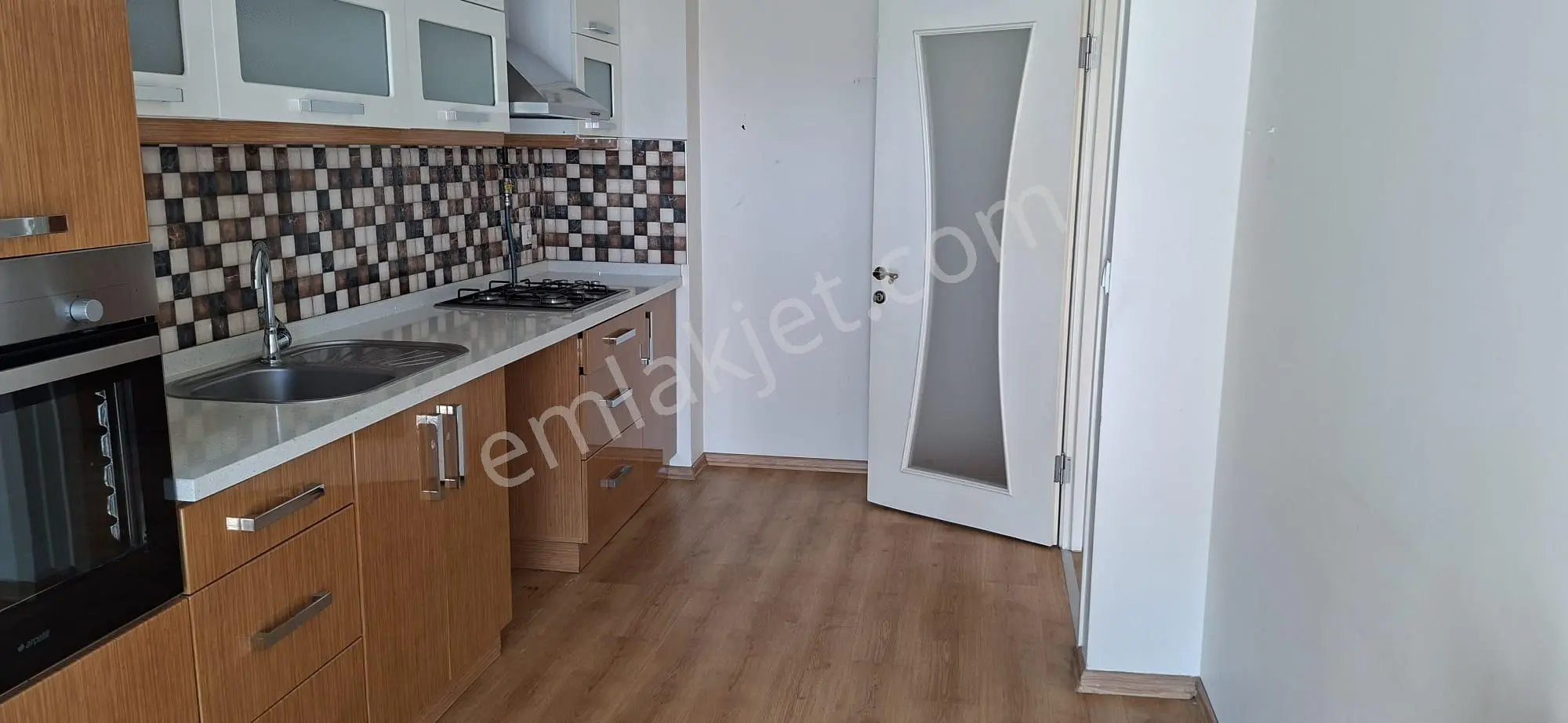 Postacılar Mahallesınde Bakımlı 3+1 Kıralık Daıre - Görsel 4
