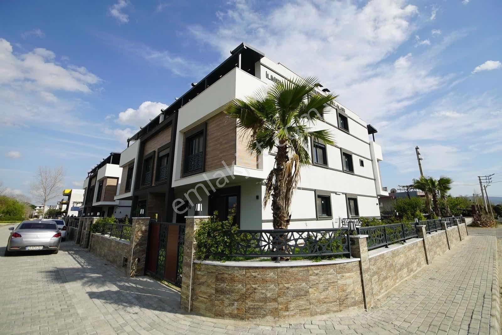 Umurlu'da Lüks Doğazlı 4+1 Tripleks Satılık Villa - Görsel 10
