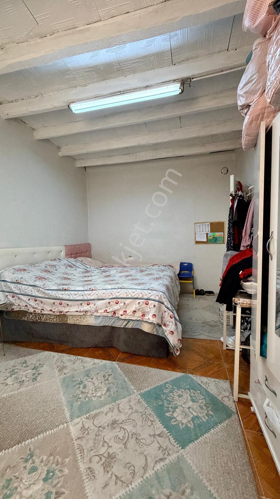 Yeşil Mahalle'de 209 M² Arsada Müştemilatlı 3+1 Müstakil Ev - Görsel 7