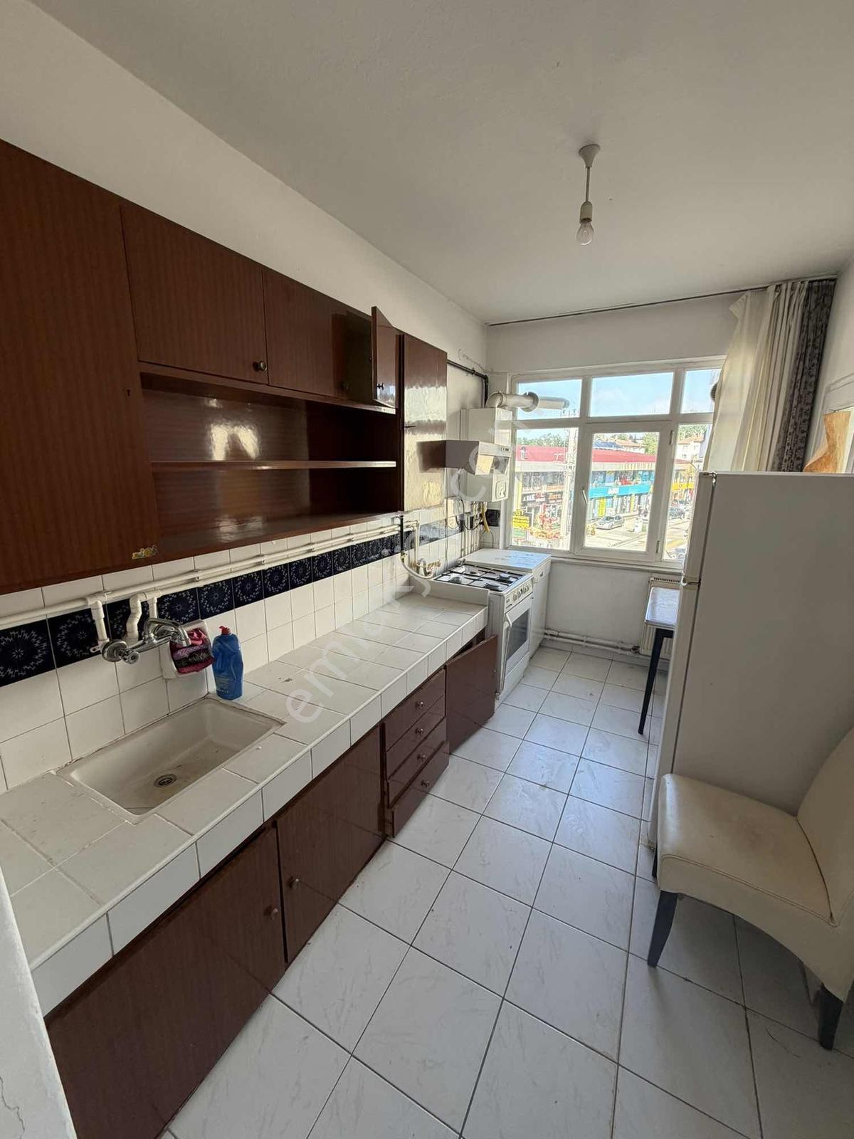 Farabi Caddesinde Deniz Manzaralı Kiralık 2+1 Daire - Görsel 7