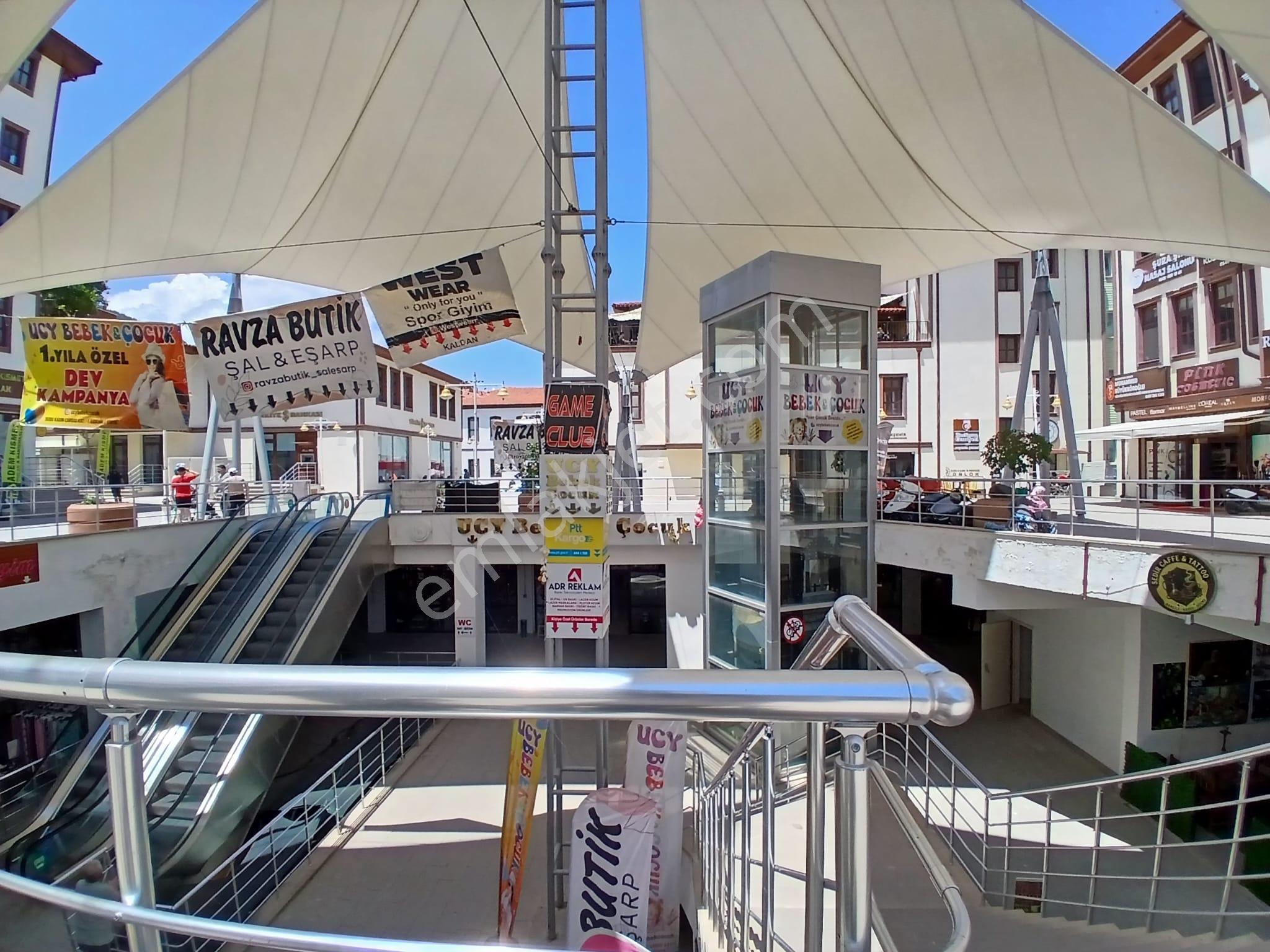 Akçay Emlak'tan Akşehir Dudu Kadın Çarşısında Kiralık Dükkan (büfe) - Görsel 3