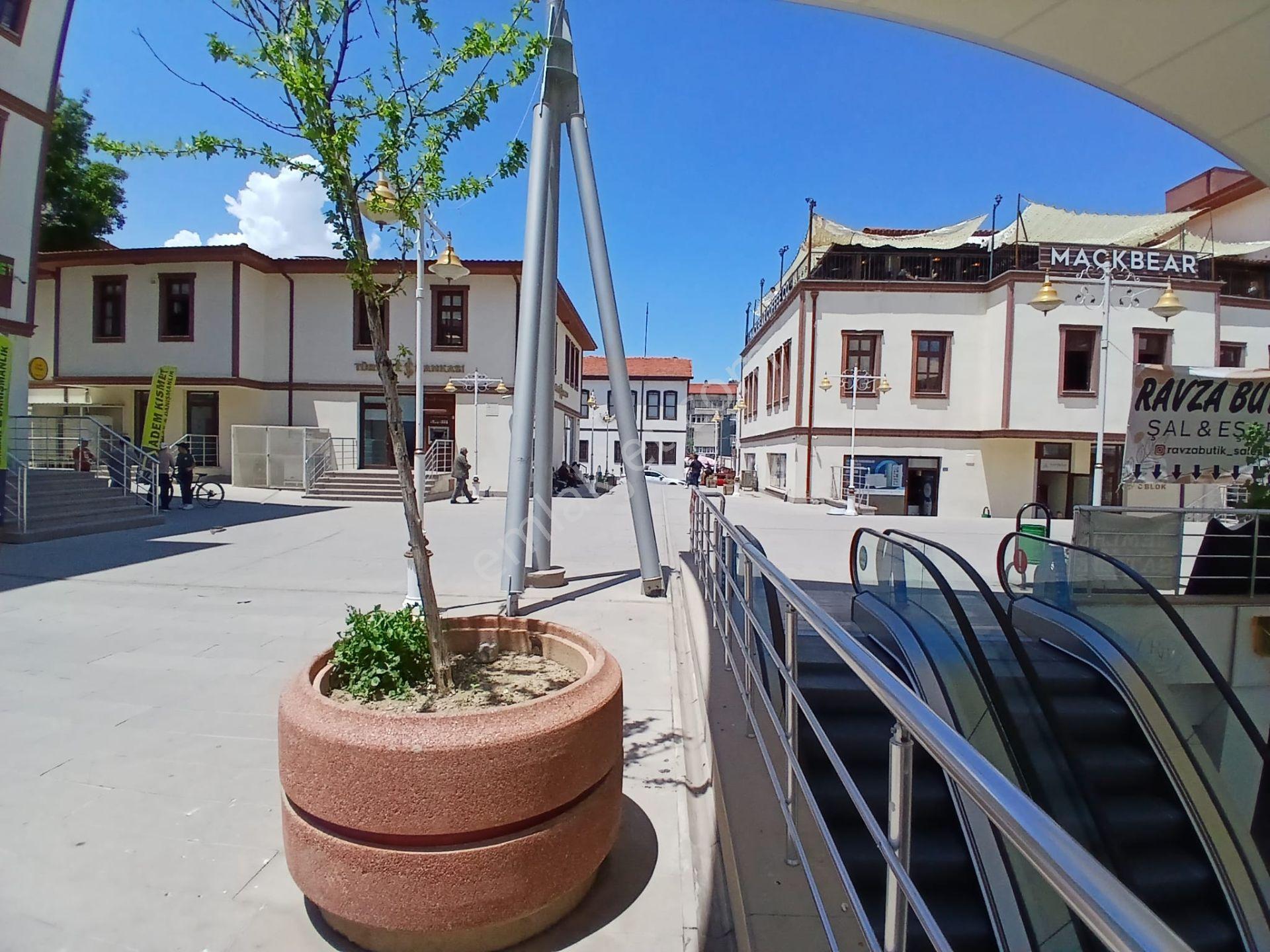 Akçay Emlak'tan Akşehir Dudu Kadın Çarşısında Kiralık Dükkan (büfe) - Görsel 19