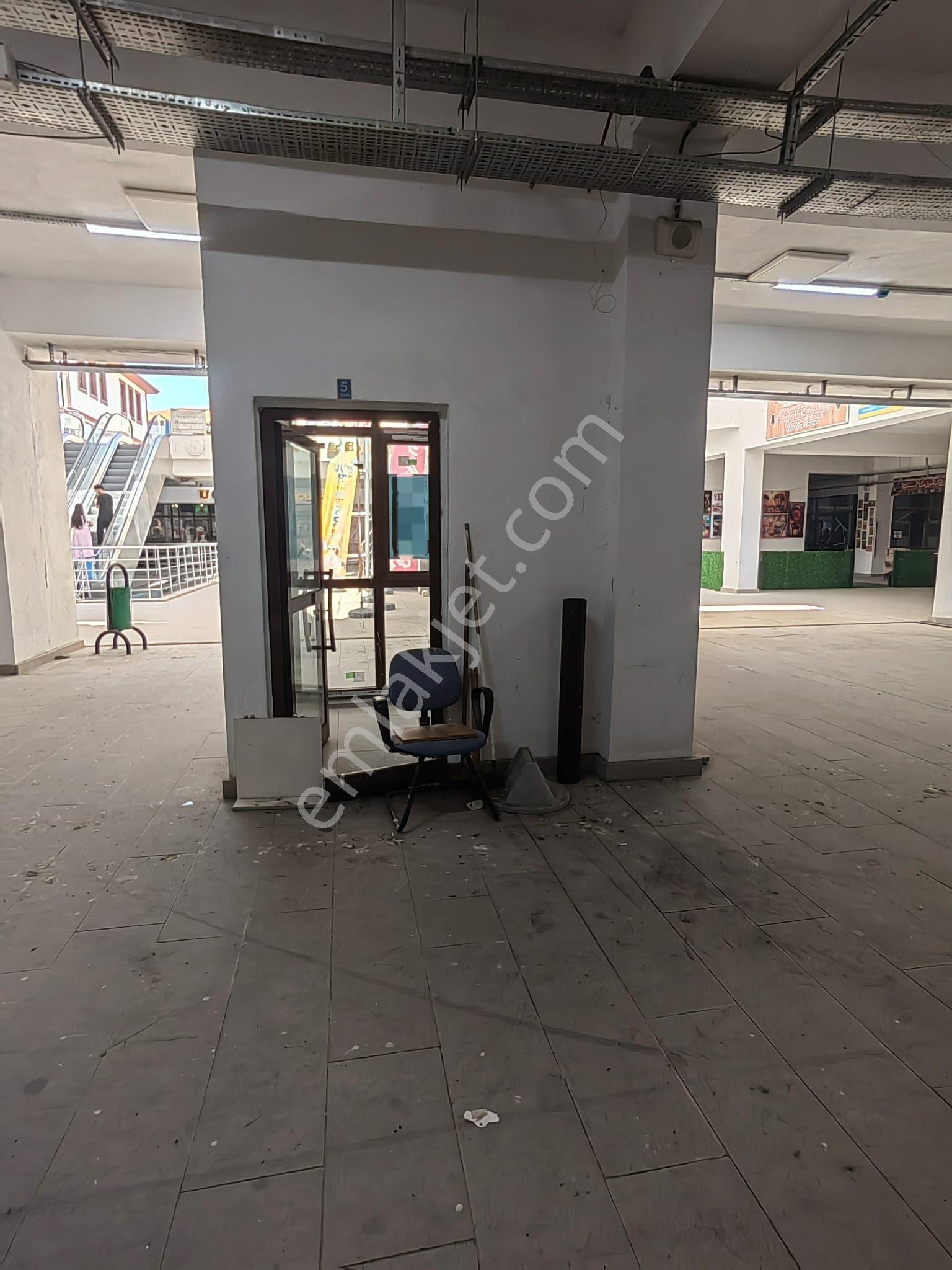 Akçay Emlak'tan Akşehir Dudu Kadın Çarşısında Kiralık Dükkan (büfe) - Görsel 28