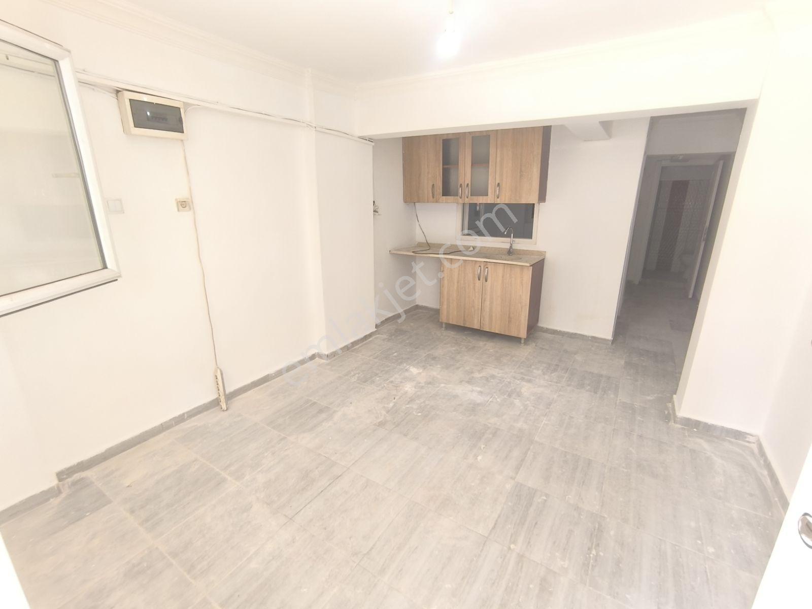Kiralık Dükkan Dokuma Cadde Yakını - Görsel 3