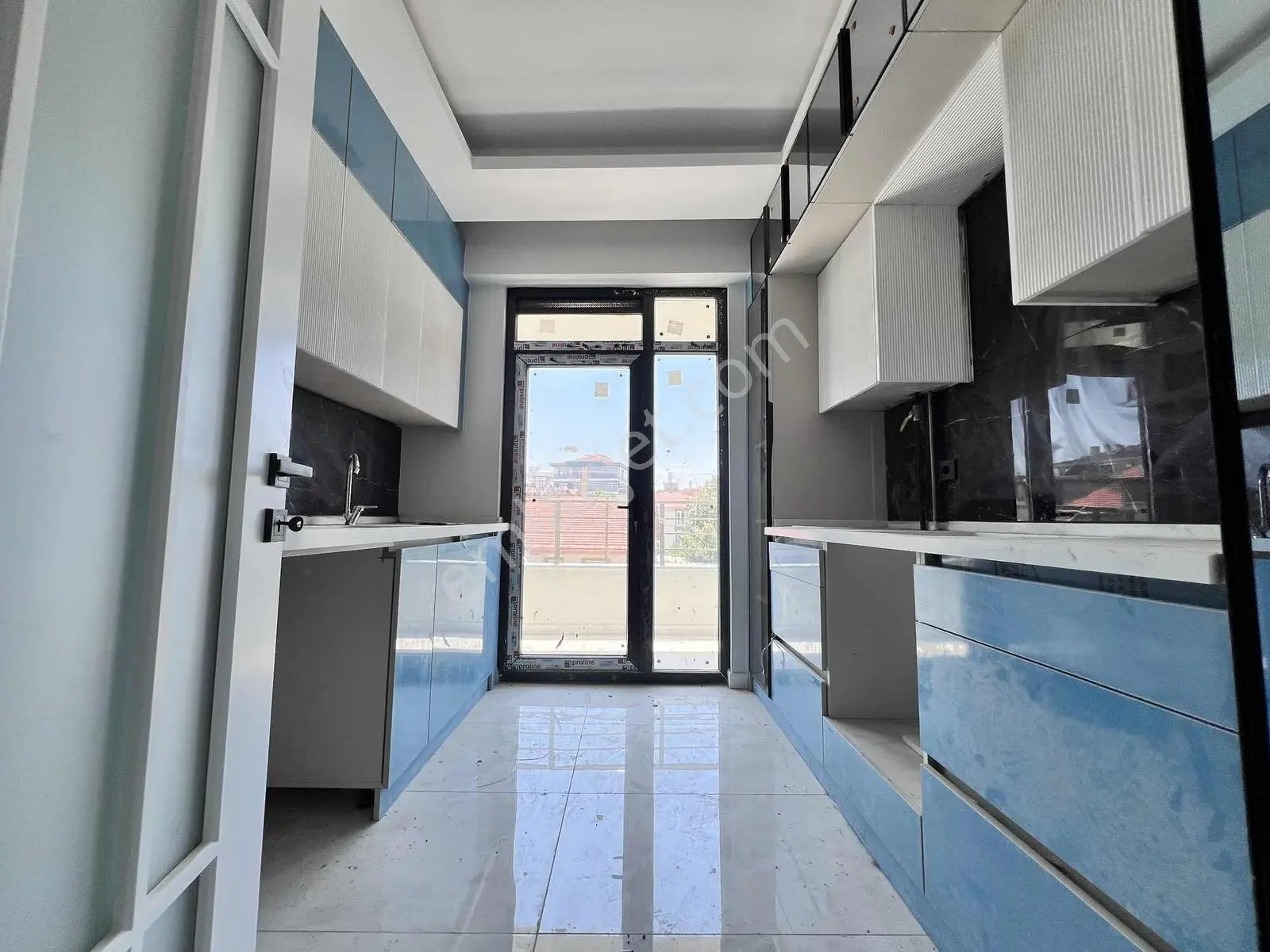 Uluğbey Mahallesi'nde Modern Ve Kullanışlı 2+1 Fırsat Daire!