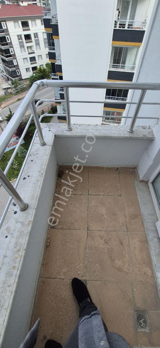 Alpaslan Caddesi'nde Acil Satılık 3+1 Site İçi Daire 8 Kat - Görsel 14