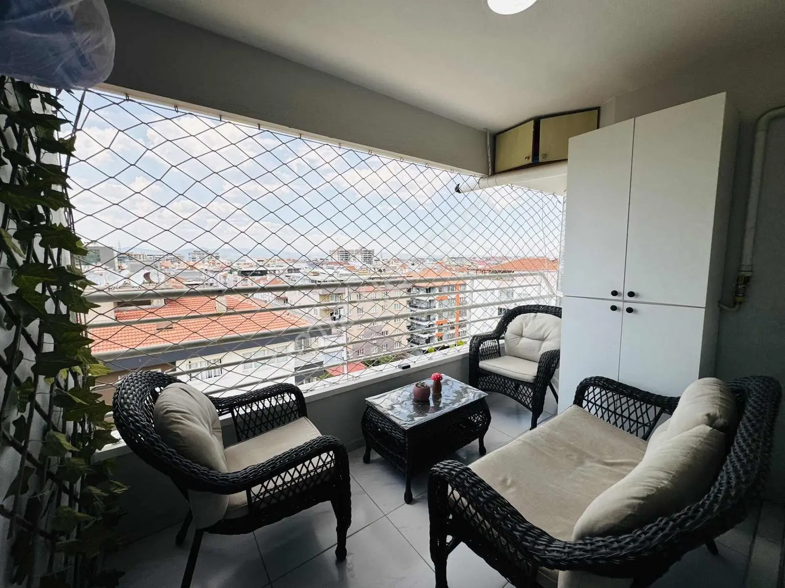 Merkez Efendi Mah.de Asansörlü 3+1 Lüks Tadilatlı Daire Fırsatı - Görsel 2