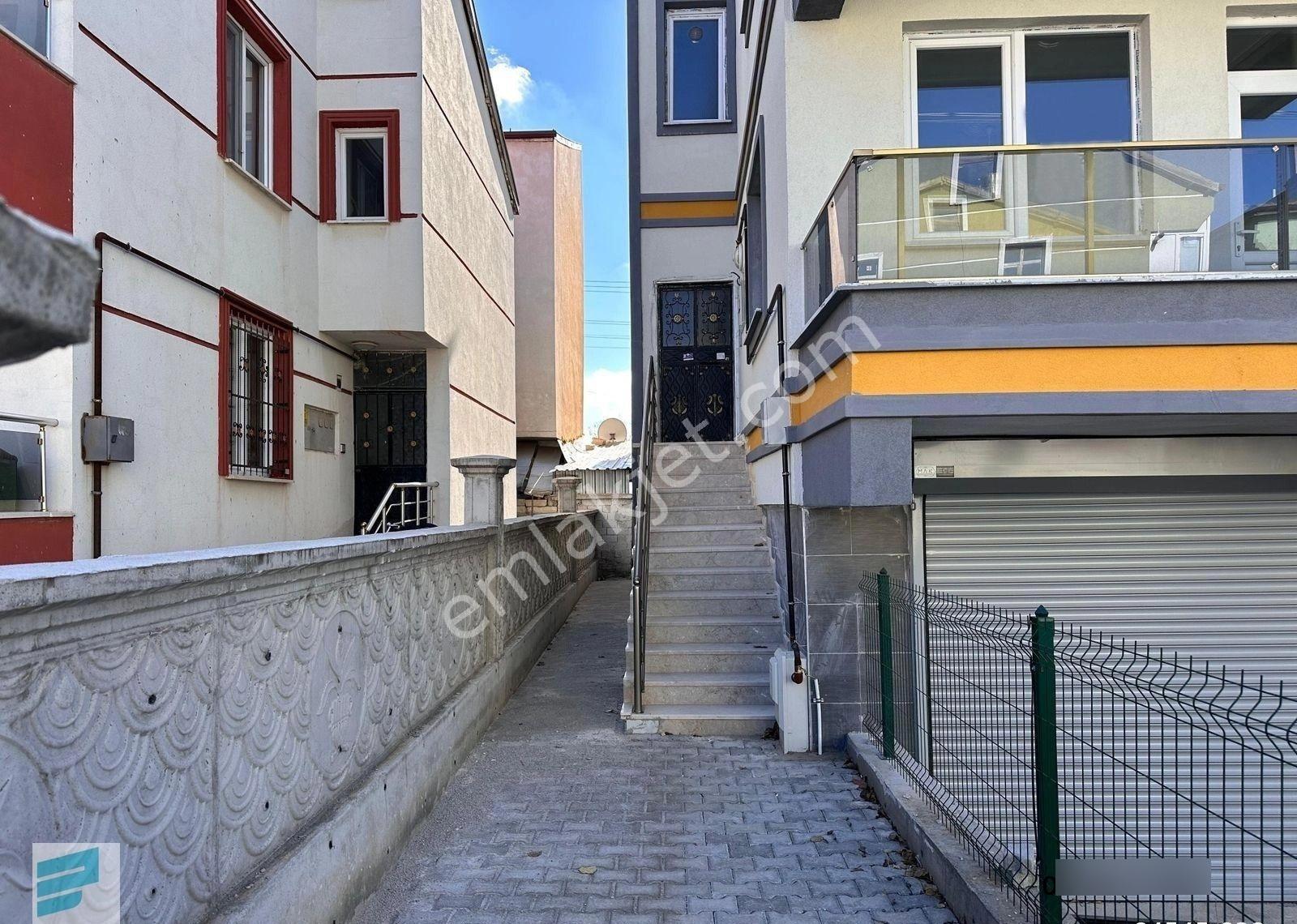 Mümine Hatun Mah.de 2+1 Müstakil Garajlı Satılık Daire - Görsel 13
