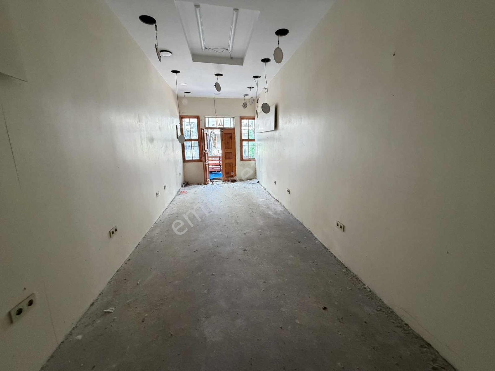 Maltepe Beşçeşmeler Meydanda Satılık İşyeri Bina - Görsel 2