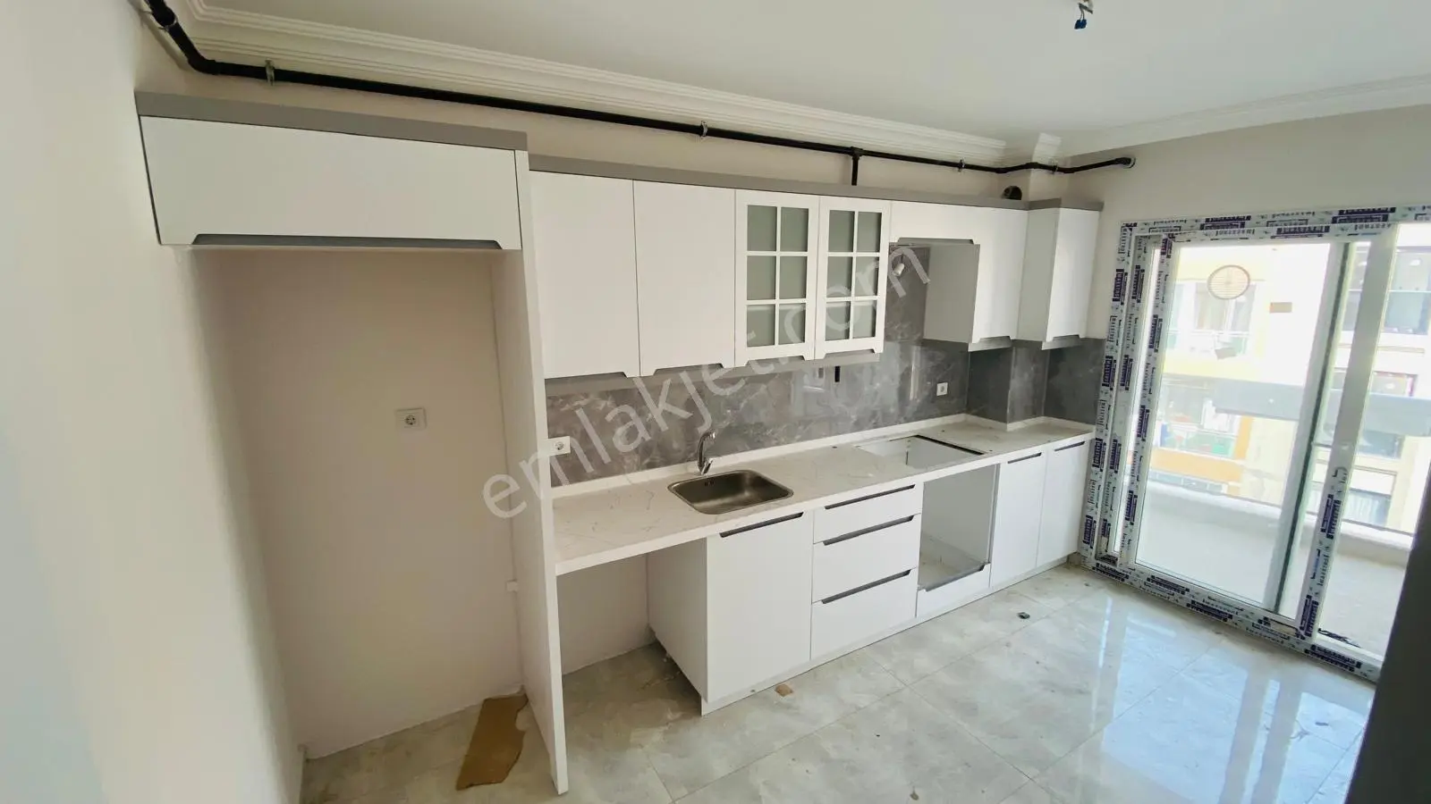 Kıran Gayrimenkul Den Manisa Yunusemre Muradiyede Satılık 2+1 Köşe Daire