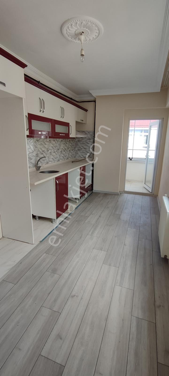 Kapaklı Belediye Yakını Ebeveyn Banyolu Ön Cephe 2+1 Geniş Daire - Görsel 11