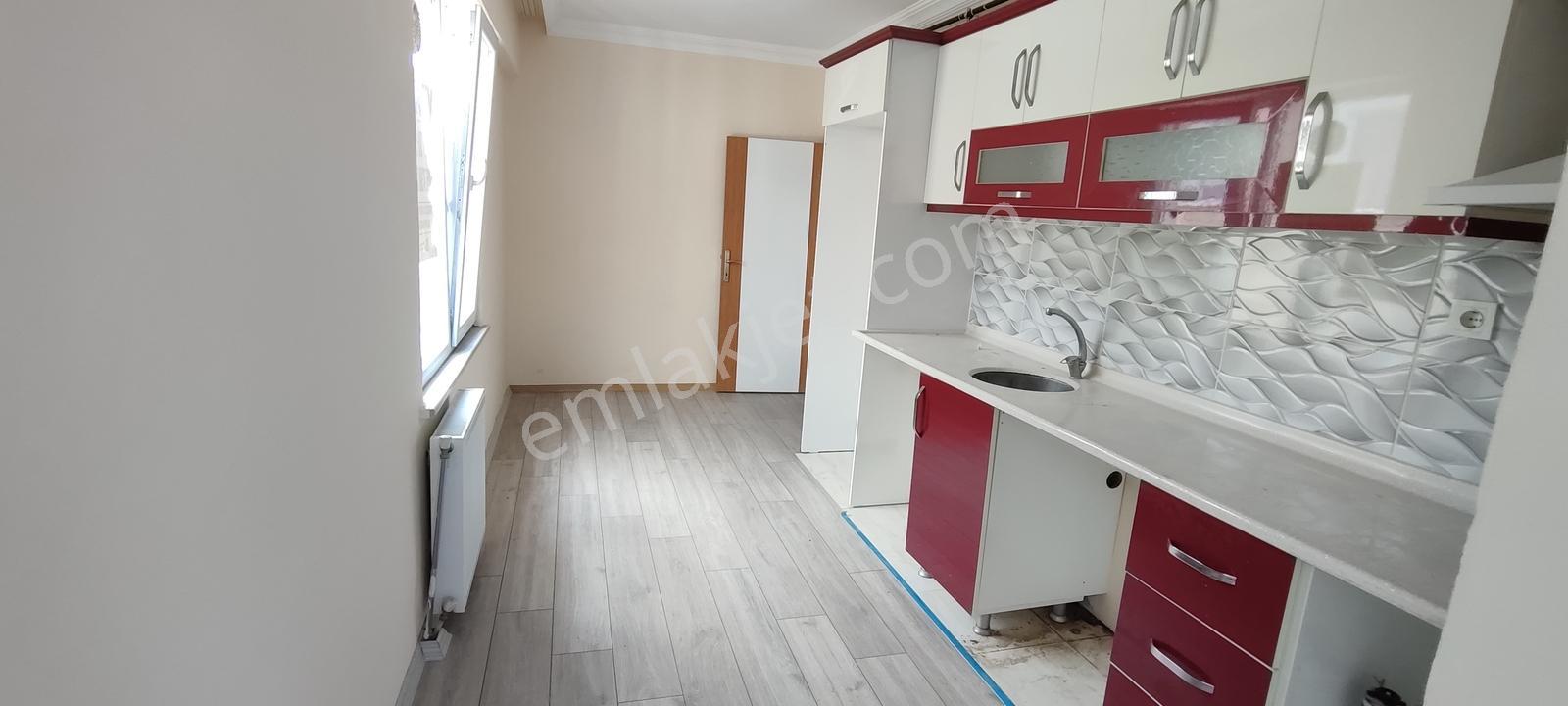 Kapaklı Belediye Yakını Ebeveyn Banyolu Ön Cephe 2+1 Geniş Daire - Görsel 19
