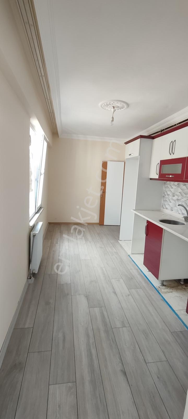 Kapaklı Belediye Yakını Ebeveyn Banyolu Ön Cephe 2+1 Geniş Daire - Görsel 5