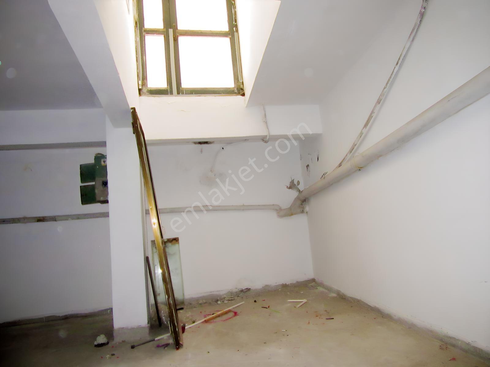 Emniyetevlerinde 280m2 Ters Dubleks Kiralık İşyeri - Görsel 5