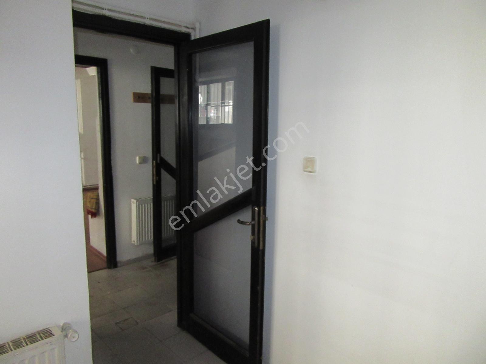 Emniyetevlerinde 280m2 Ters Dubleks Kiralık İşyeri - Görsel 27