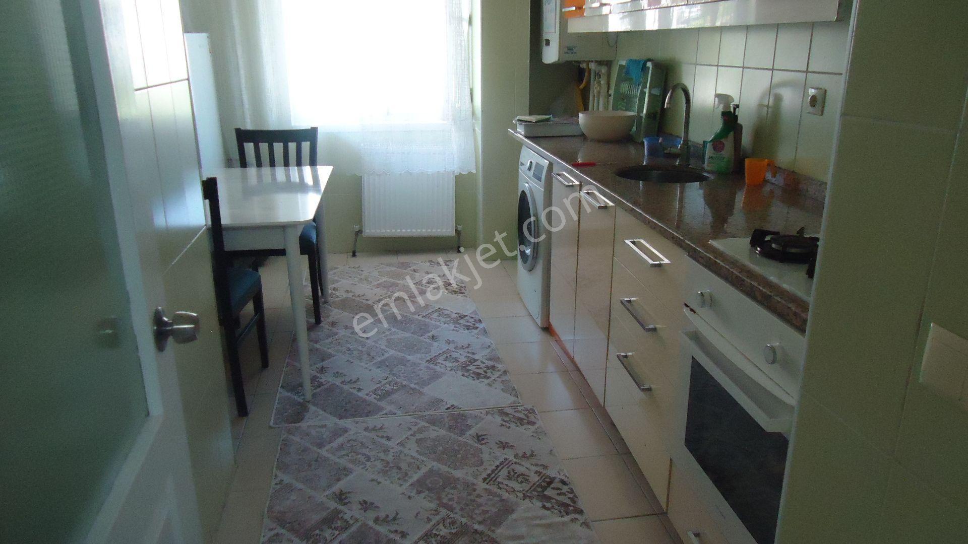 Krc'den Gülveren Mahallesinde Yüksek Giriş Satılık 3+1 Daire