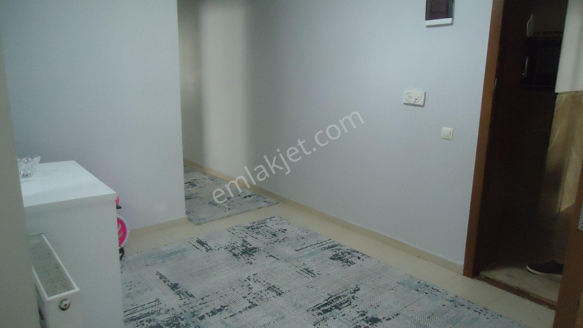 Krc'den Gülveren Mahallesinde Yüksek Giriş Satılık 3+1 Daire - Görsel 5
