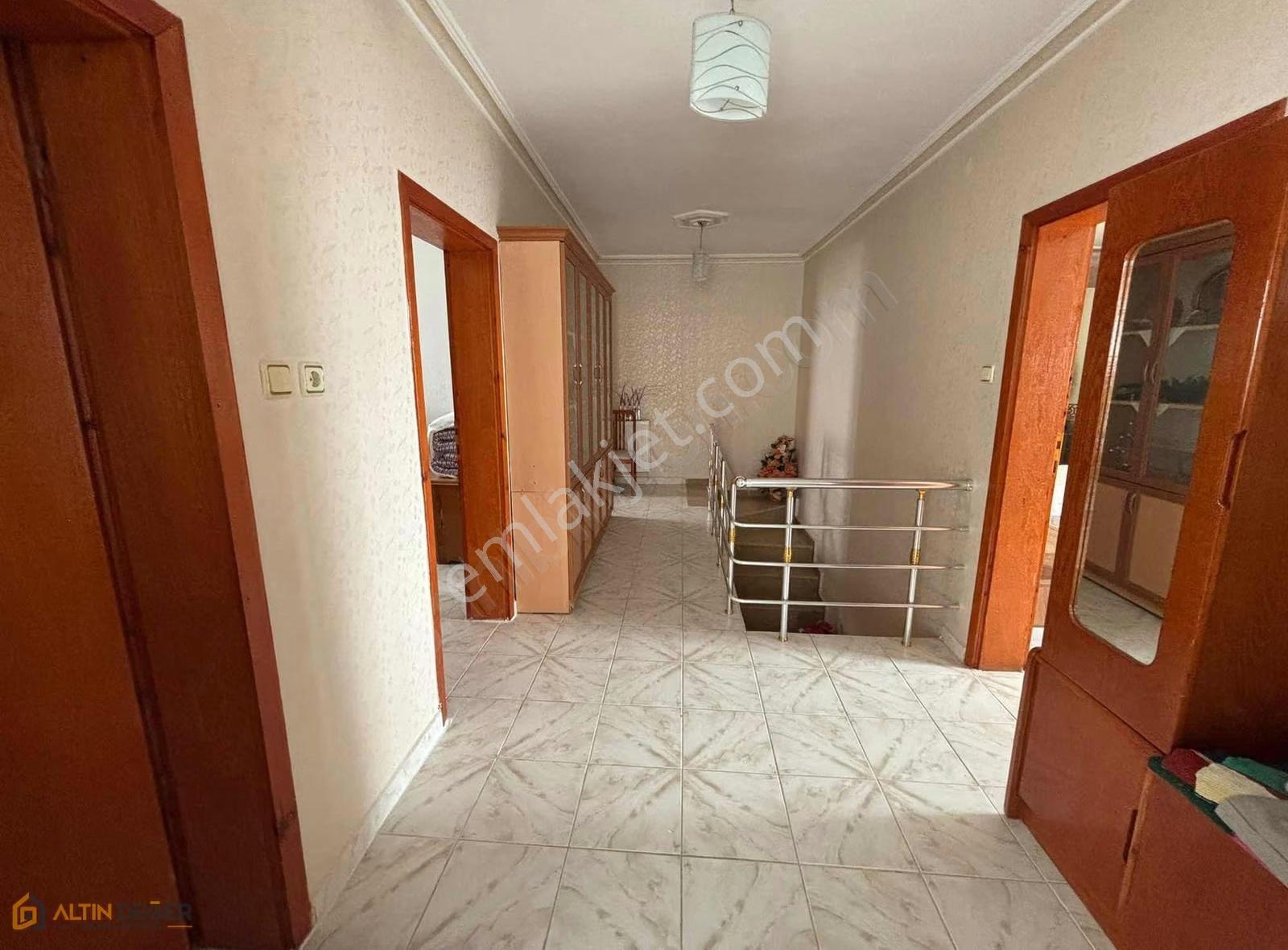 Şehitlik Mahallesinde Geniş Teraslı 6+1 Dubleks Satılık Daire - Görsel 12