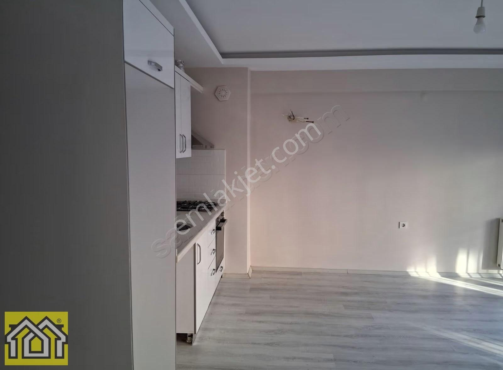 Balçova Onur Atlas Sokakda 1+1 Arakat Lüks Kiralık Daire - Görsel 18