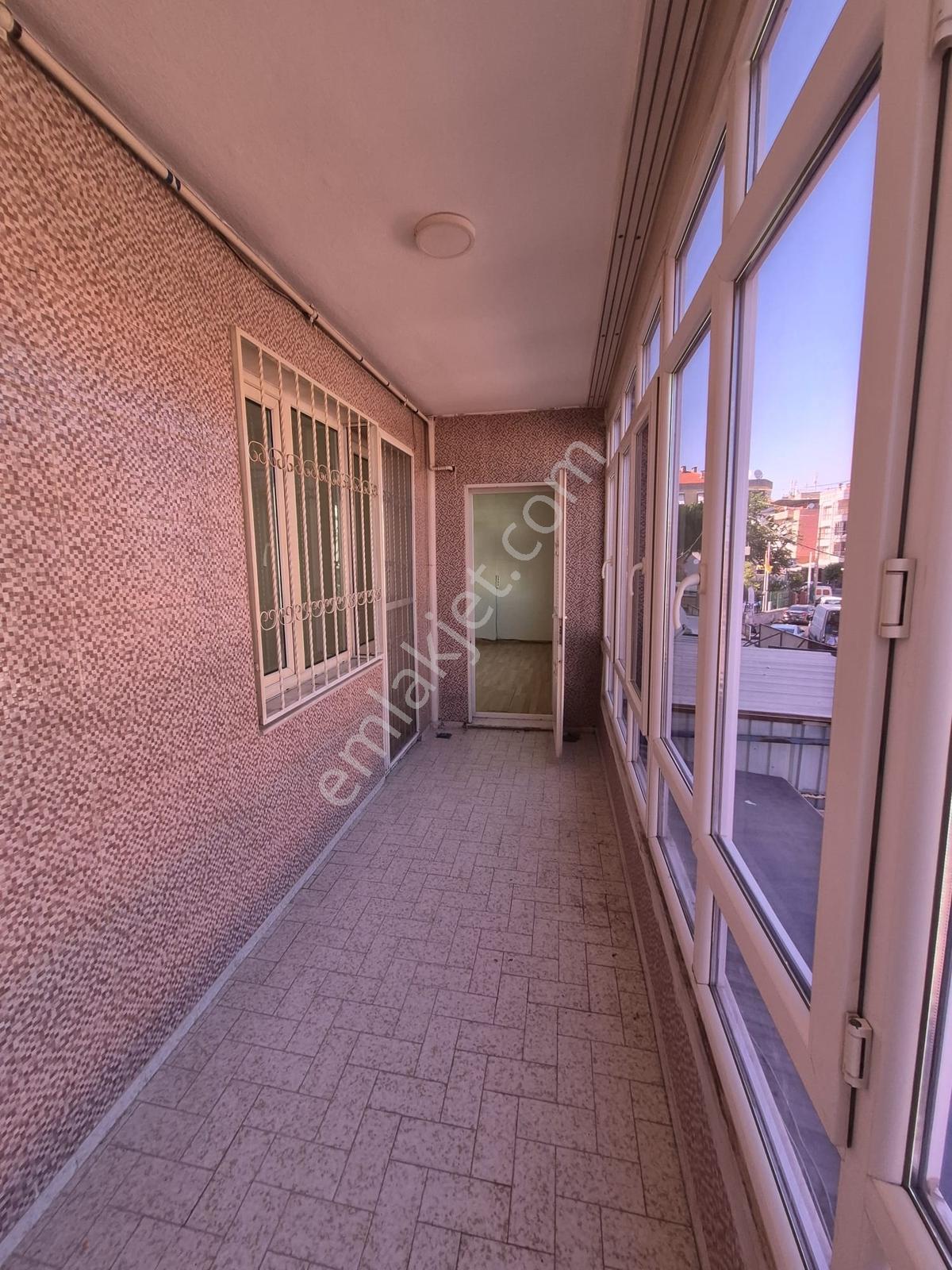 Buca İnkilap Mah./pazaryerikarşısı/izban'a 300metre/arakat Daire - Görsel 4