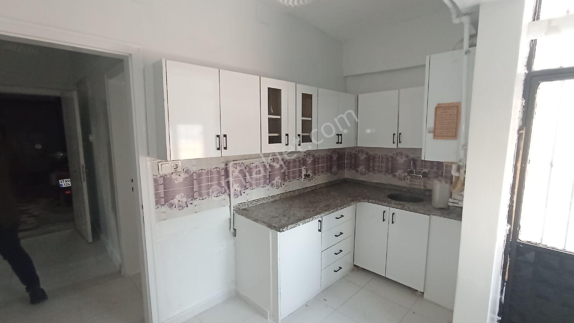Kolejtepe Mahlesinde Konumu Güzel 2+1 Giriş Kat Daire - Görsel 21
