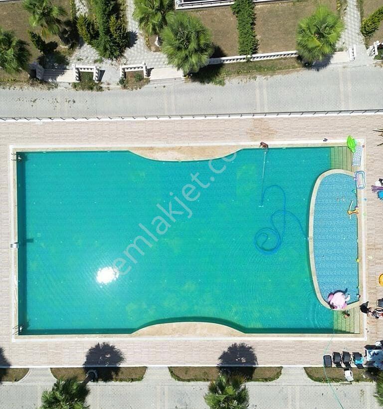 Kuşadası'nda Geniş Havuzlu Sitede Eşyalı Ve Asansörlü Villa - Görsel 9