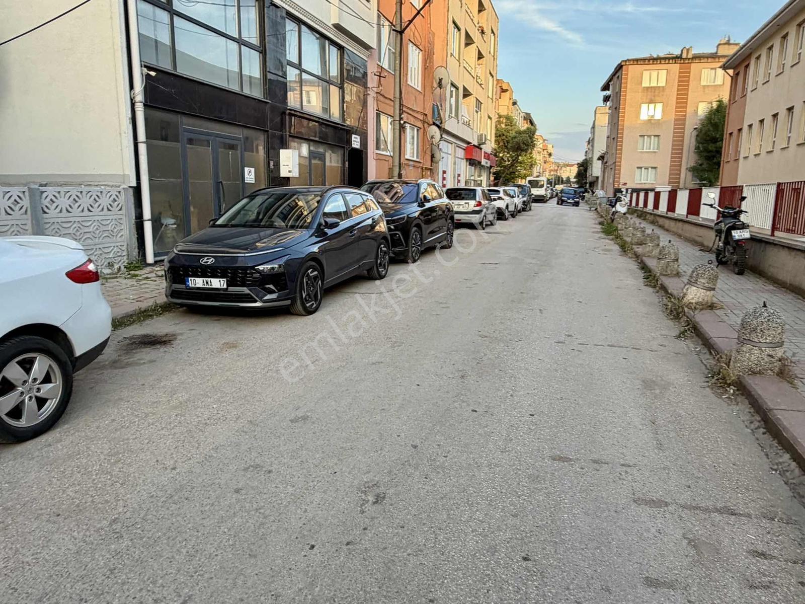 Burcu'dan 17 Eylül'de Merkez'de Arakat Geniş 1+1 Kiralık Daire - Görsel 2