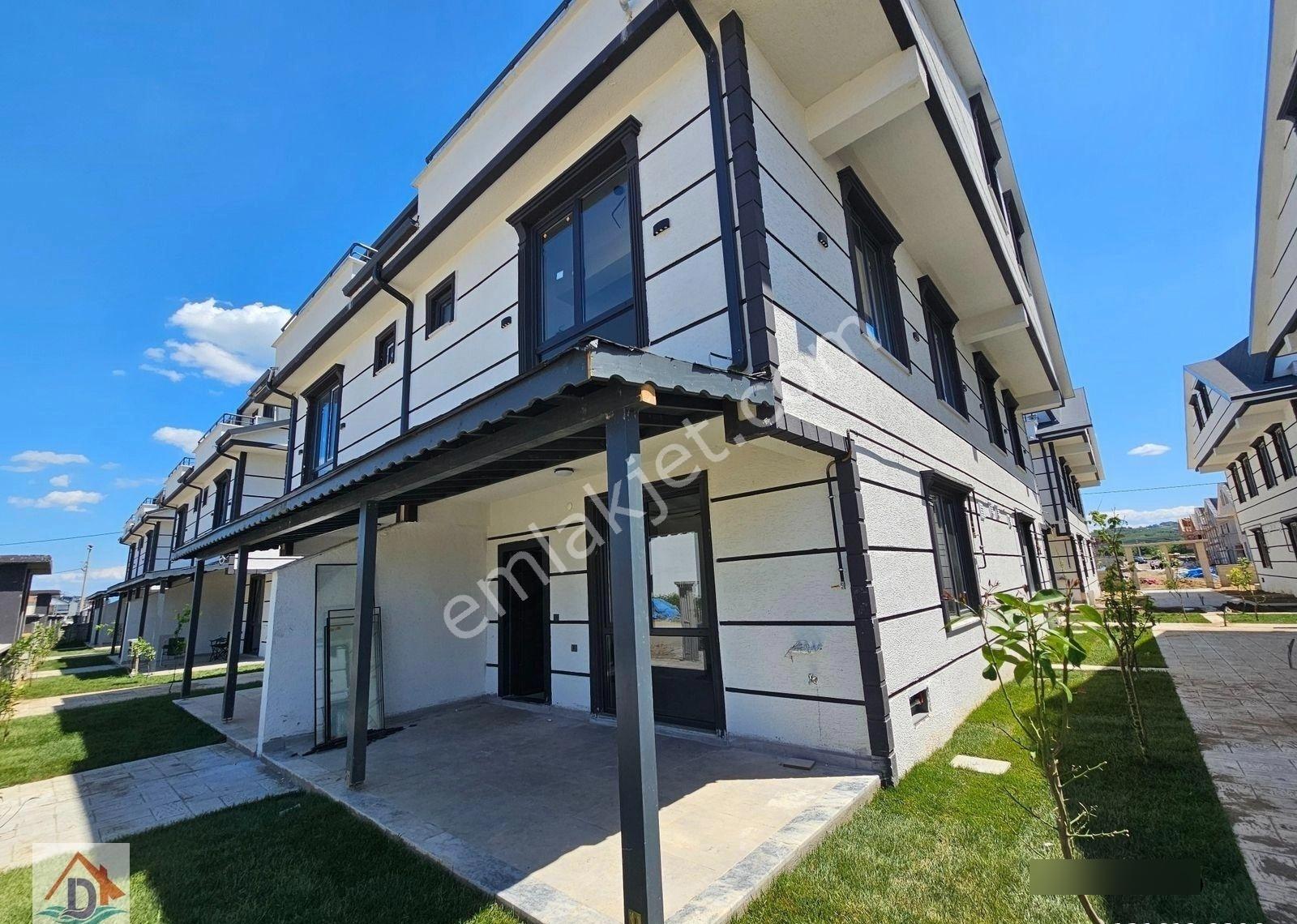 Deniz'den 4+1 Ön Cephe , Yerden Isıtmalı,bahçeli Villa - Görsel 6