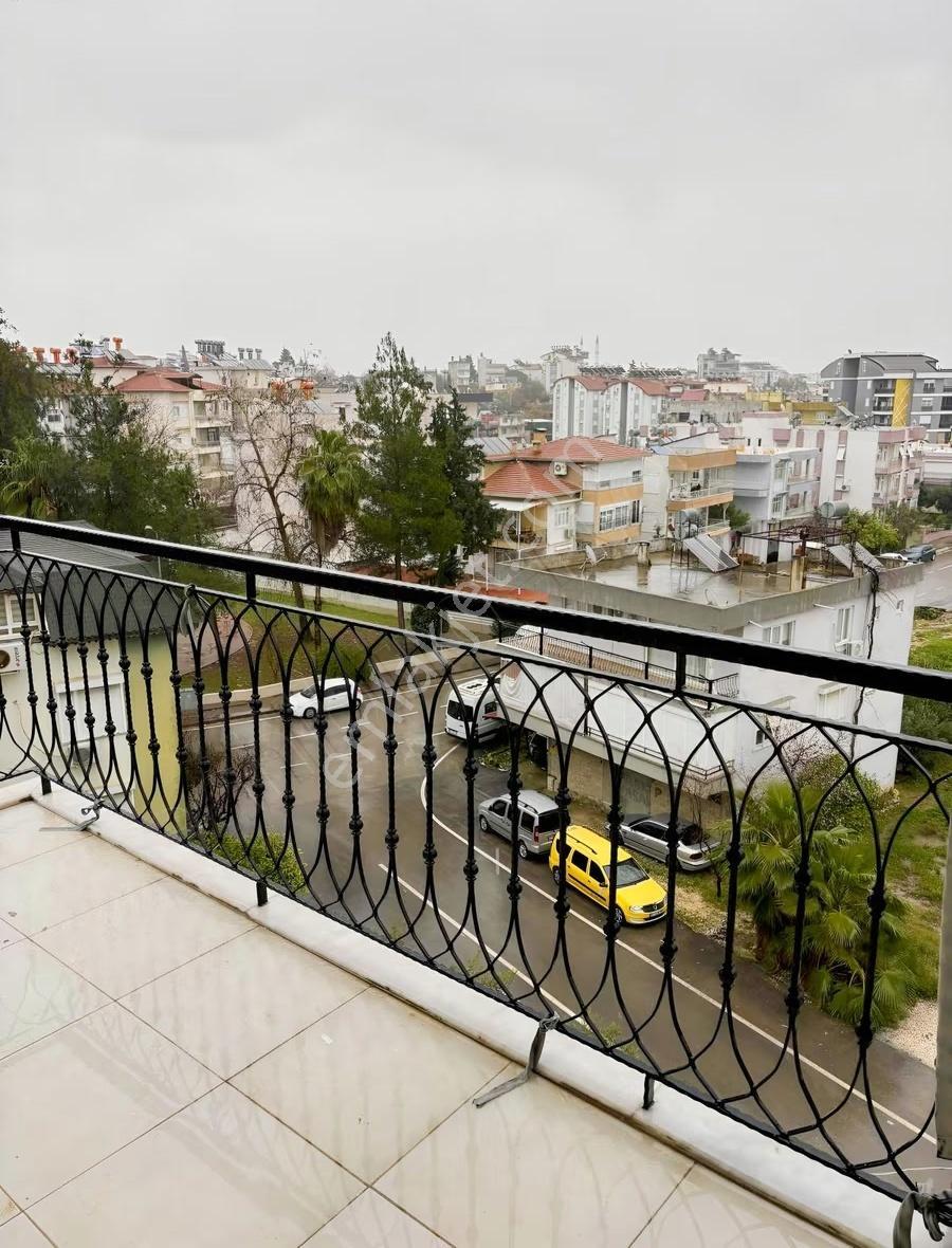 Serik Merkez'de Havuzlu Sitede Doğalgazlı 3+1 Satılık Daire - Görsel 4