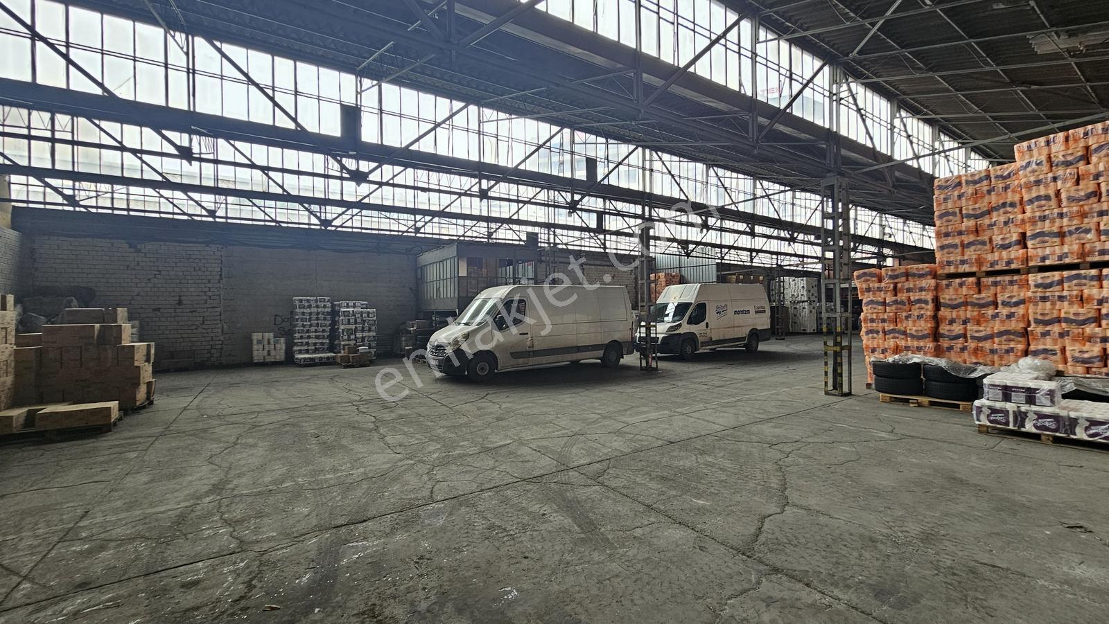 Sinan Tekin'den Kartal E5 Ve Tem Aksında 1300 M2 Harika Depo - Görsel 3