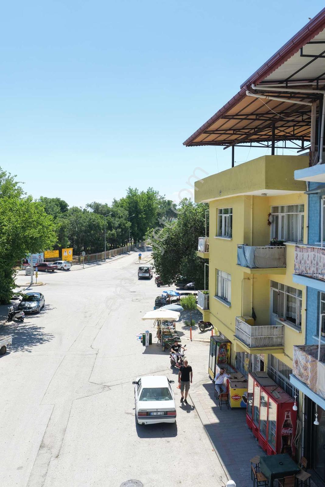 Sarayköy İstasyon Caddesinde Satılık Köşe Başı Bina Market - Görsel 5