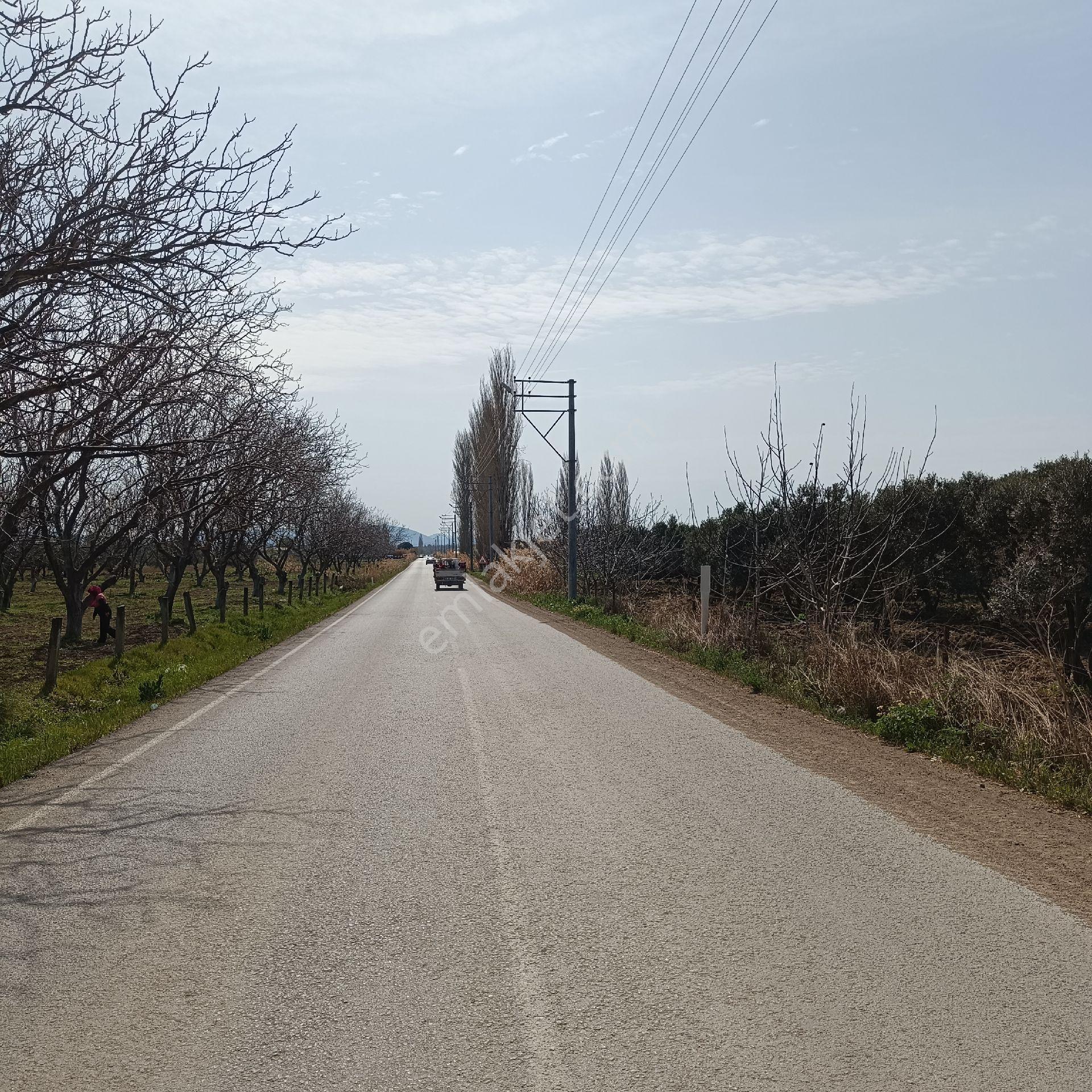 Burhaniye Çoruk Mahallesinde Satılık Arsa - Görsel 2
