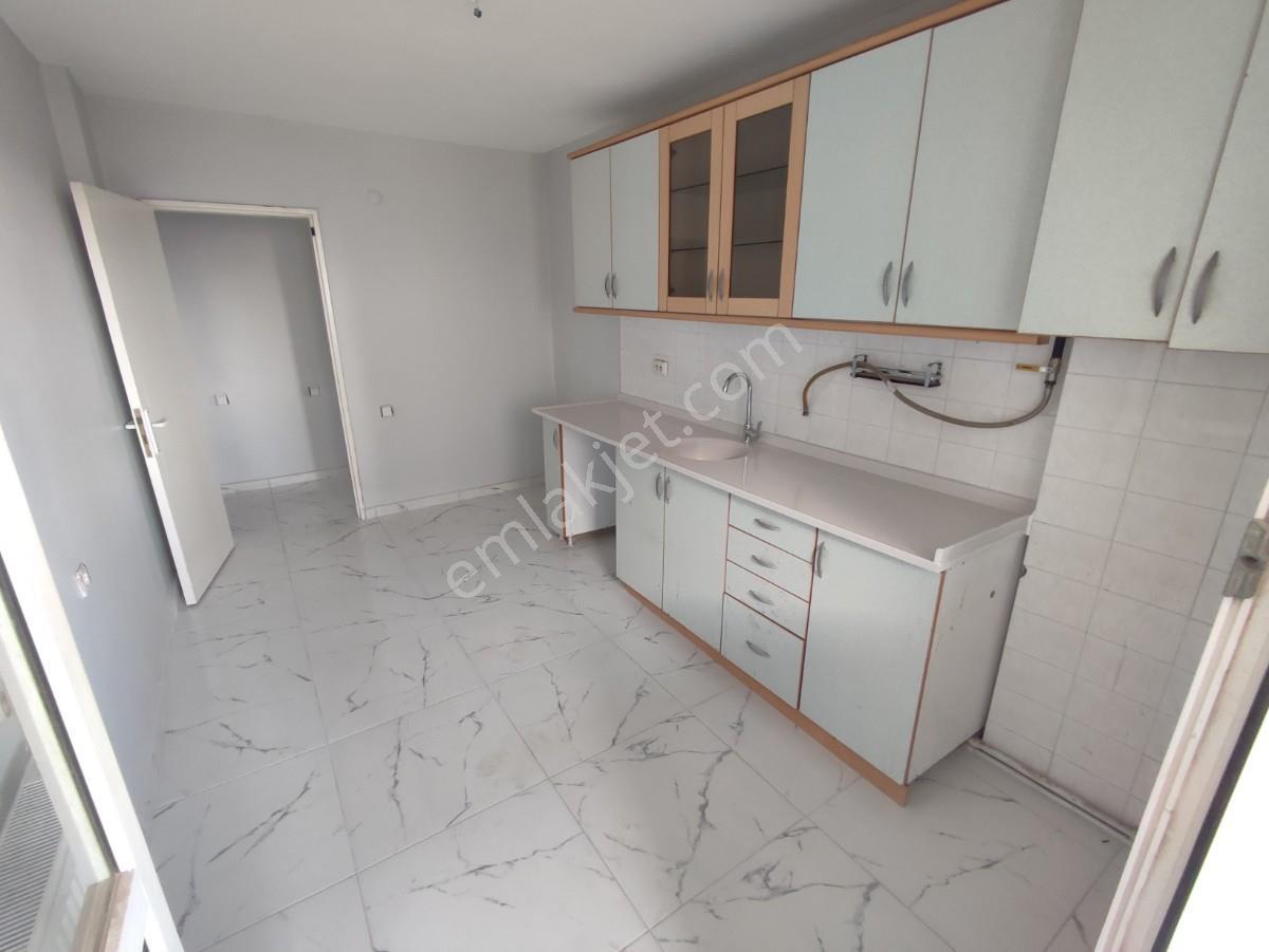 Bayraklı Manavkuyu Geniş Ve Ferah, Bakımlı Kiralık 3+1 Daire - Görsel 8