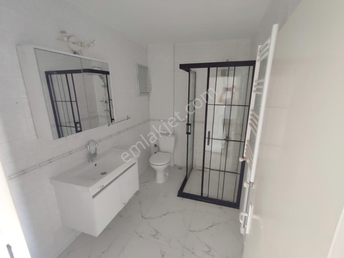 Bayraklı Manavkuyu Geniş Ve Ferah, Bakımlı Kiralık 3+1 Daire - Görsel 18