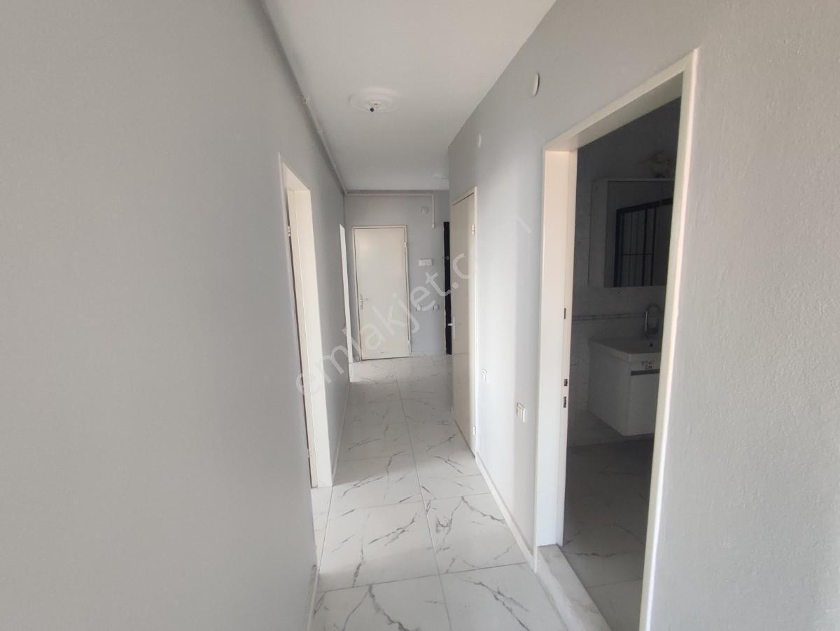 Bayraklı Manavkuyu Geniş Ve Ferah, Bakımlı Kiralık 3+1 Daire - Görsel 11