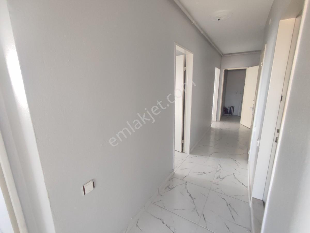 Bayraklı Manavkuyu Geniş Ve Ferah, Bakımlı Kiralık 3+1 Daire - Görsel 15