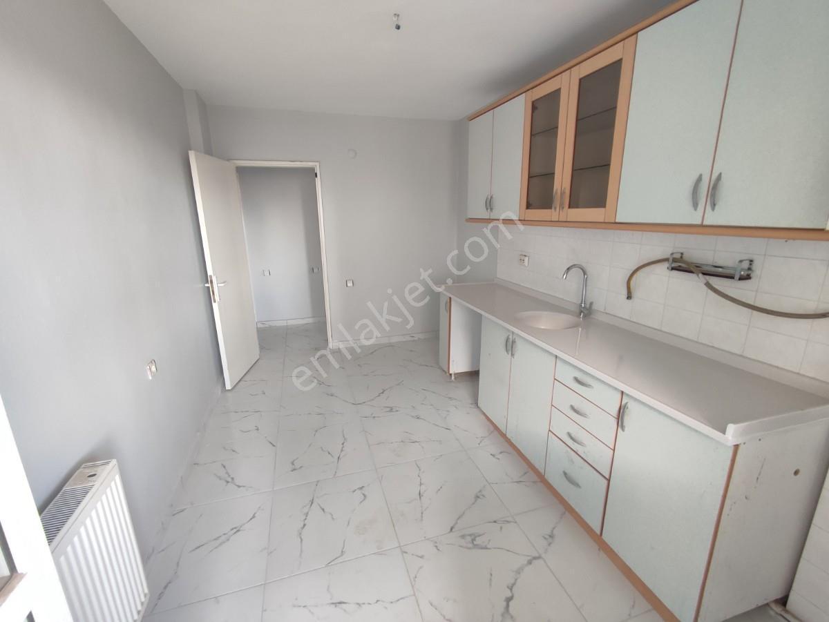 Bayraklı Manavkuyu Geniş Ve Ferah, Bakımlı Kiralık 3+1 Daire - Görsel 9