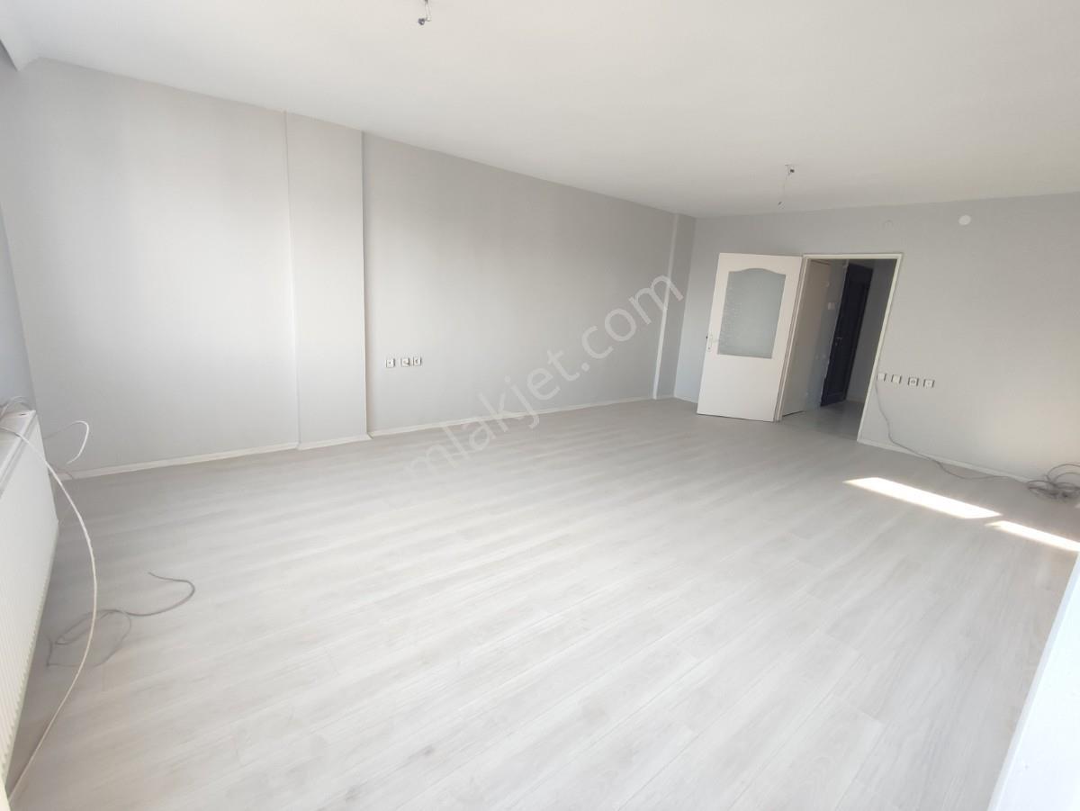 Bayraklı Manavkuyu Geniş Ve Ferah, Bakımlı Kiralık 3+1 Daire - Görsel 4