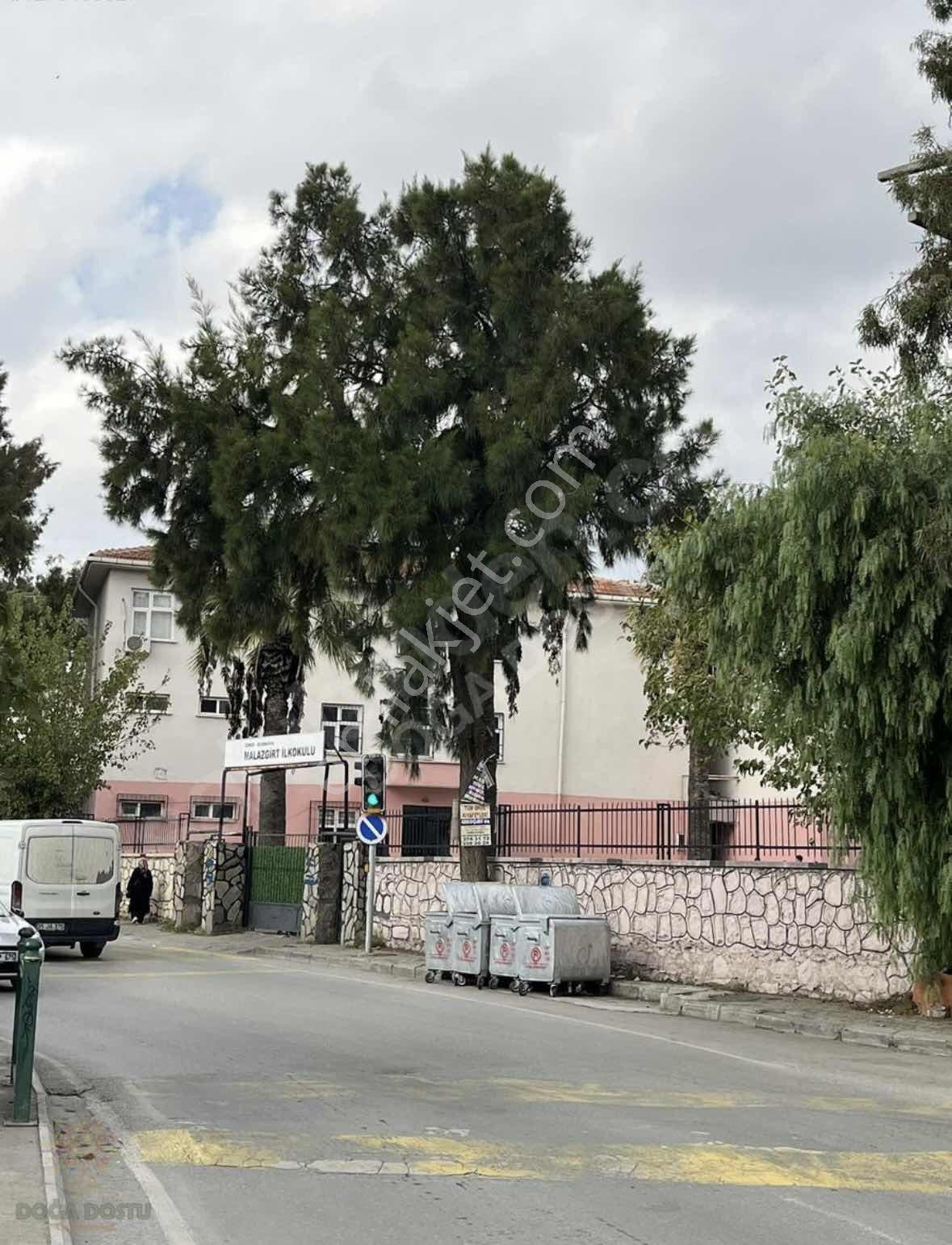 Doğa Dostu'ndan Bornova Merkez 'de Hemen Oturuma Hazır 1+1 - Görsel 24
